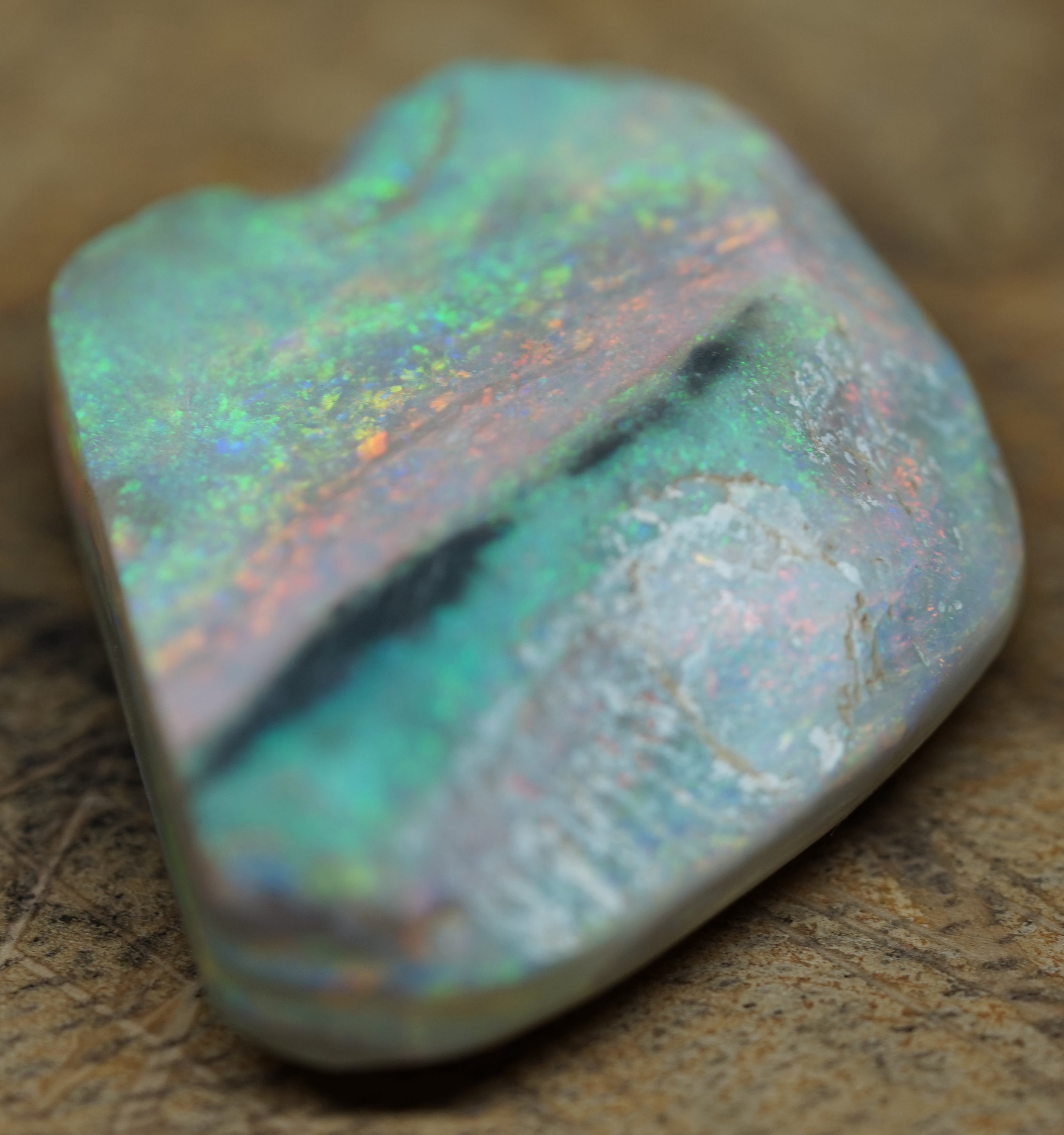 Collector Rough Mintabie Seam Opal - 155 Carats. 0011