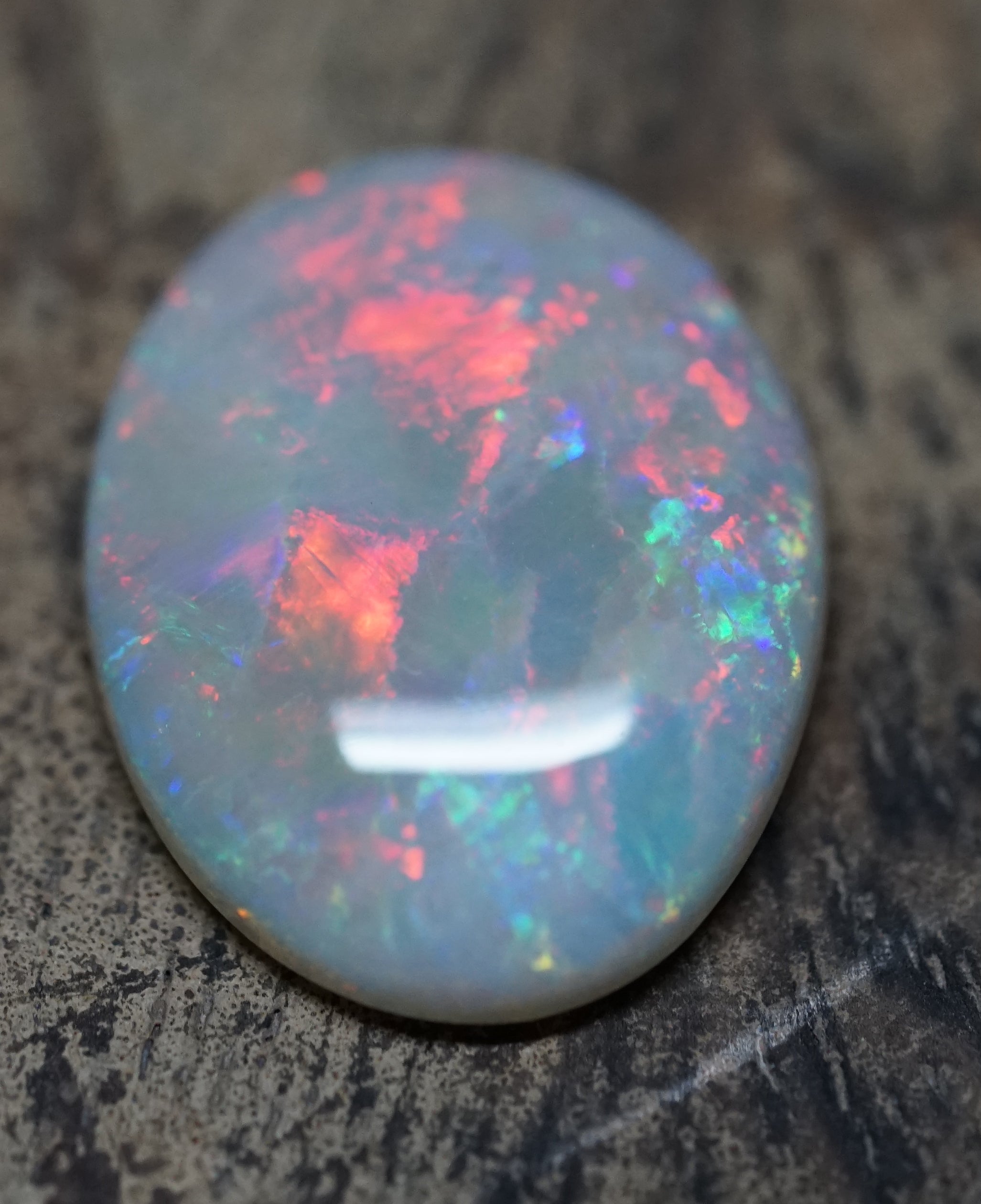 Dead Horse Gully Red Oval Gem - 9.4 Carats. 0032