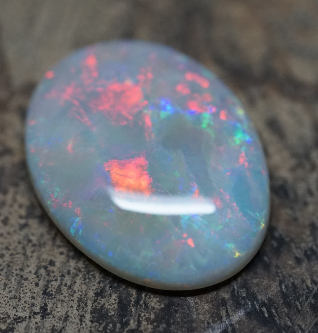 Dead Horse Gully Red Oval Gem - 9.4 Carats. 0032