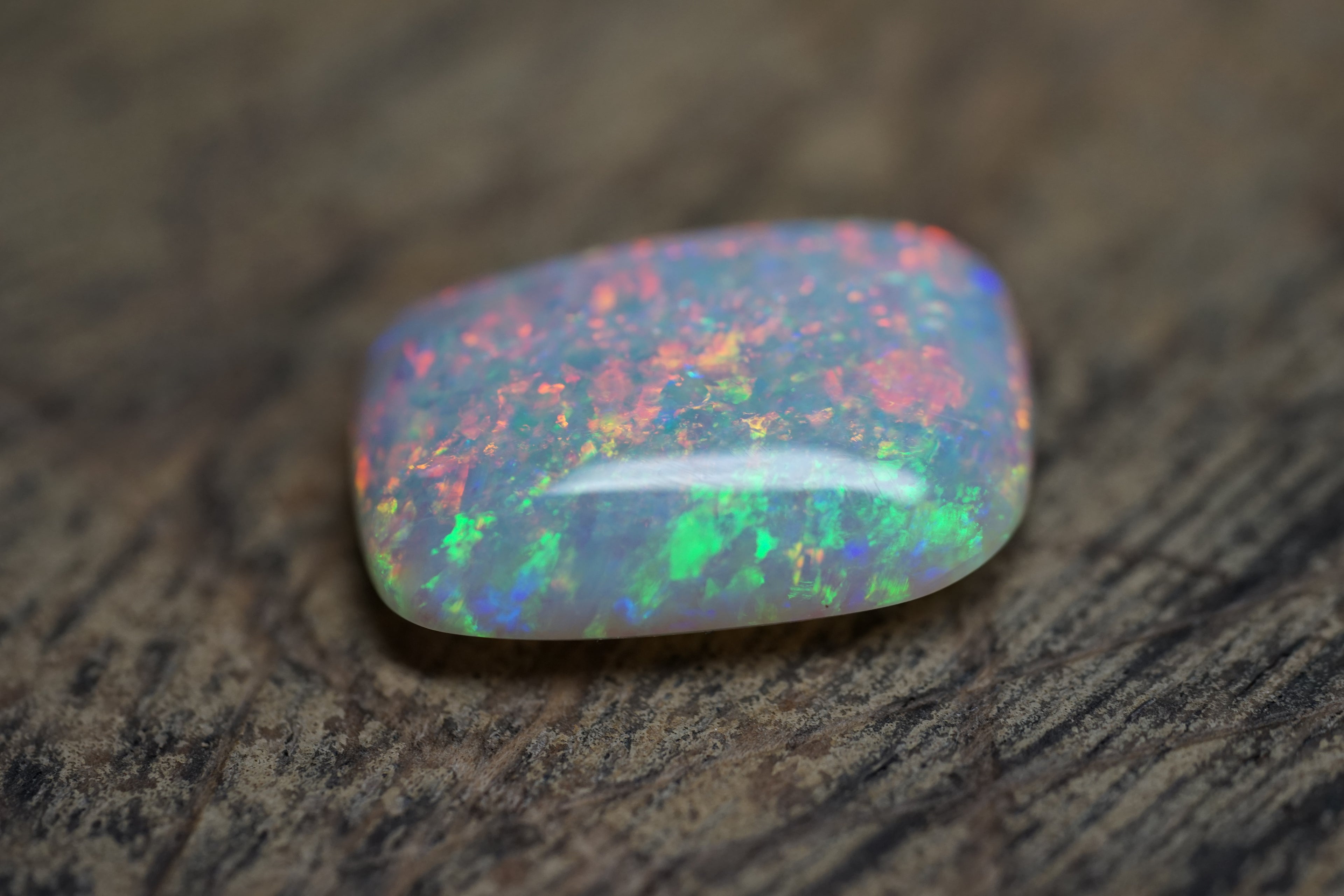 8.4 Carat Lambina Crystal Gem Opal Ringstone - 0090