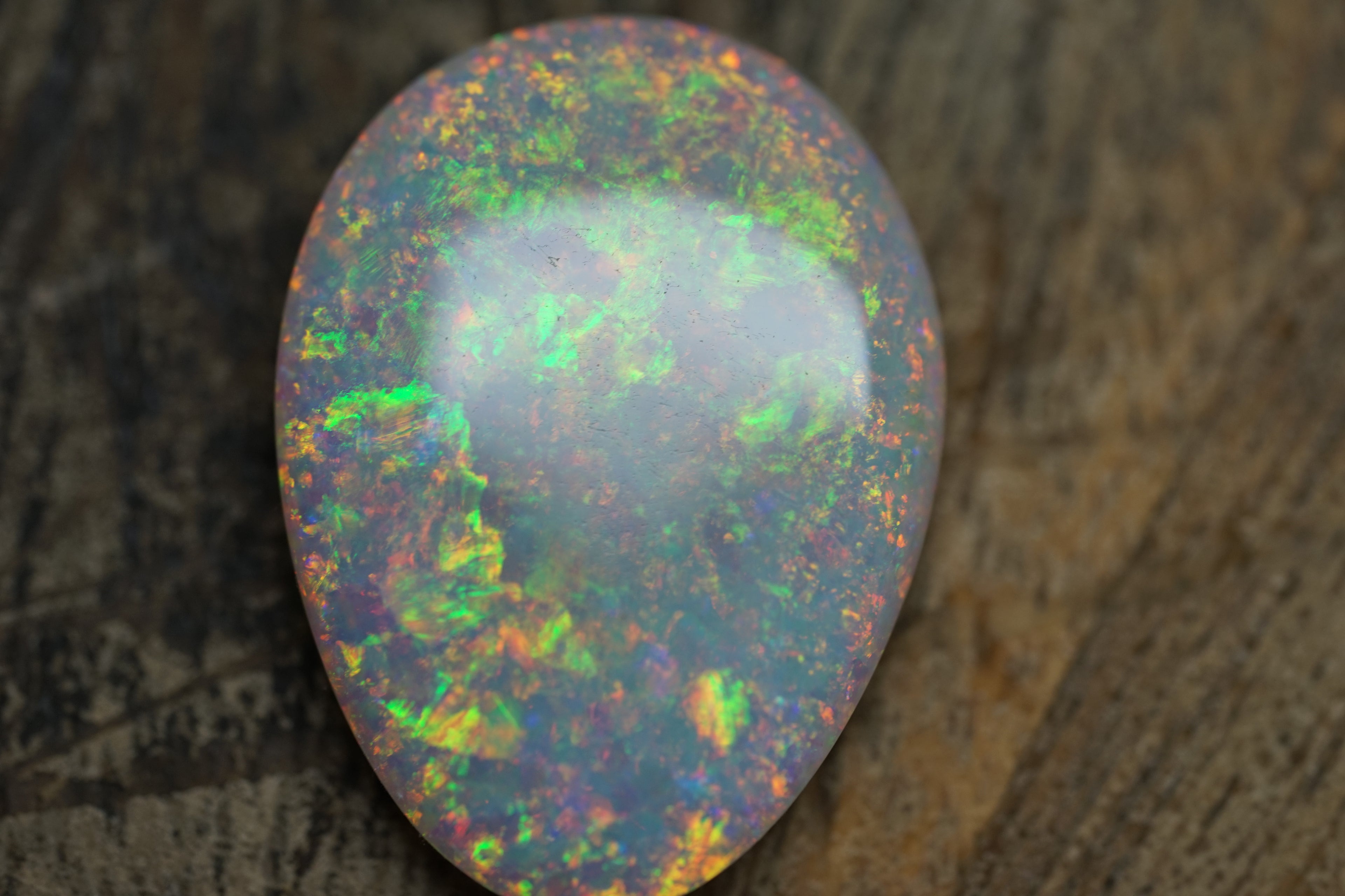 18 Carat Gem Golden Pendant Stone - 0095
