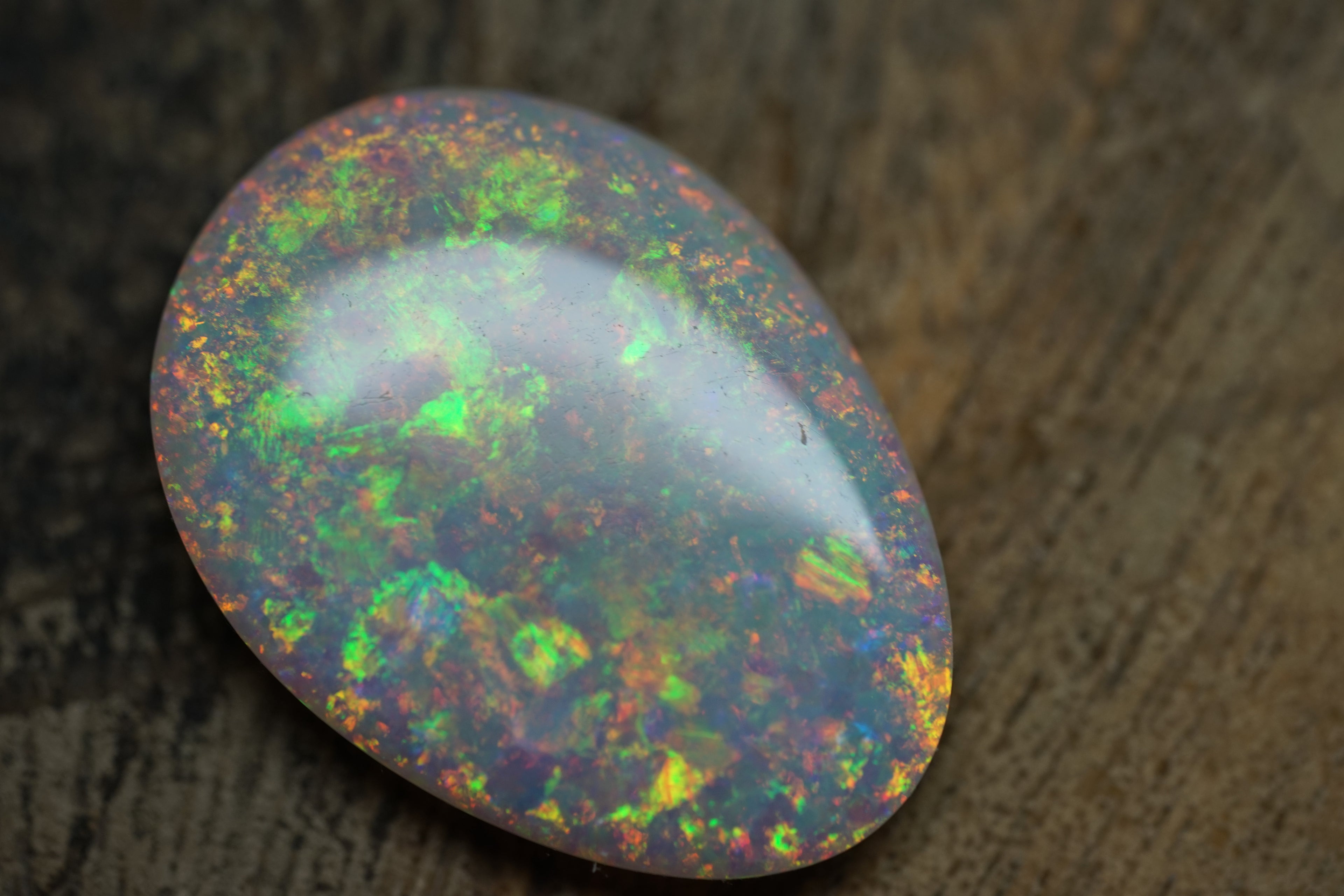 18 Carat Gem Golden Pendant Stone - 0095