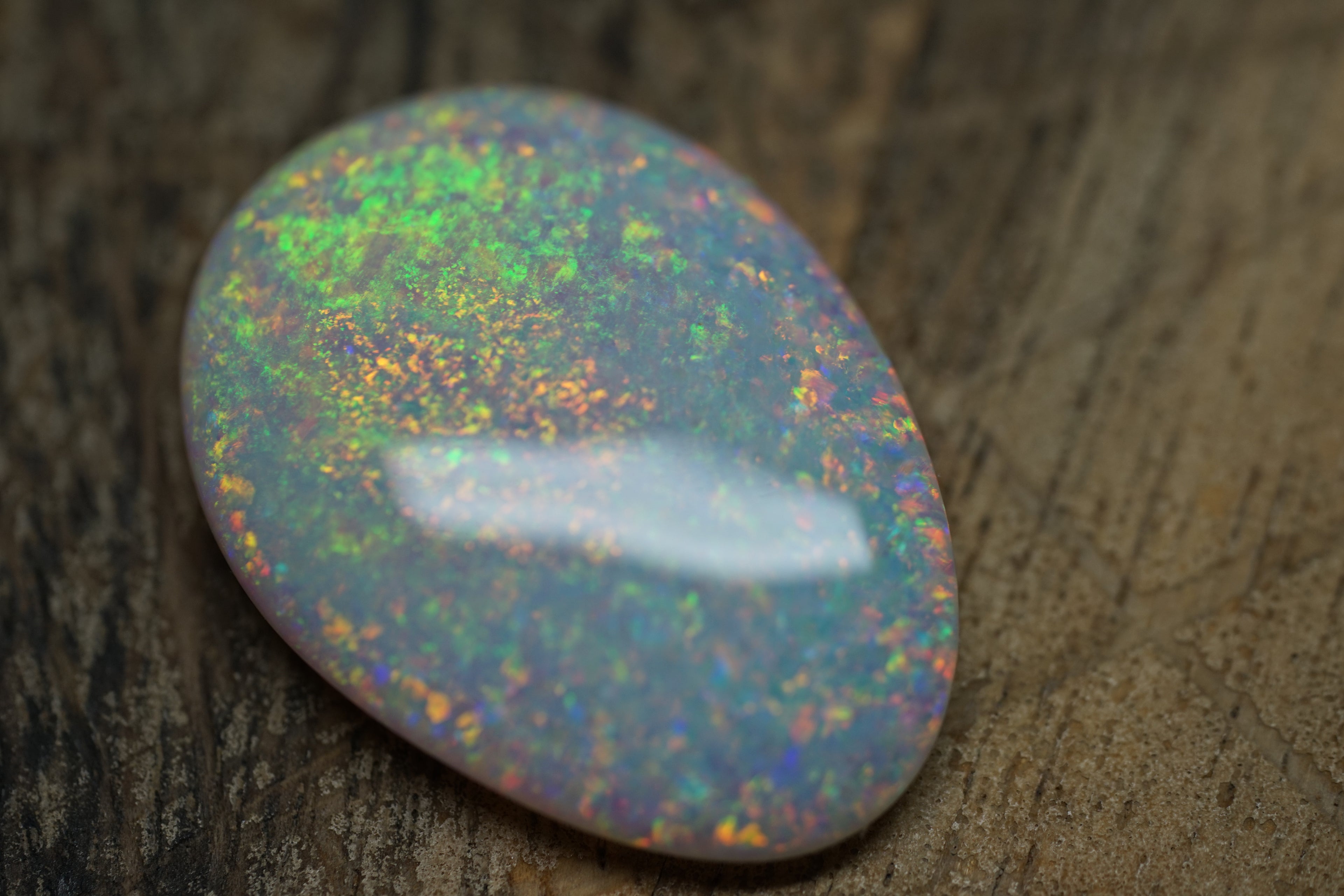 18 Carat Gem Golden Pendant Stone - 0095
