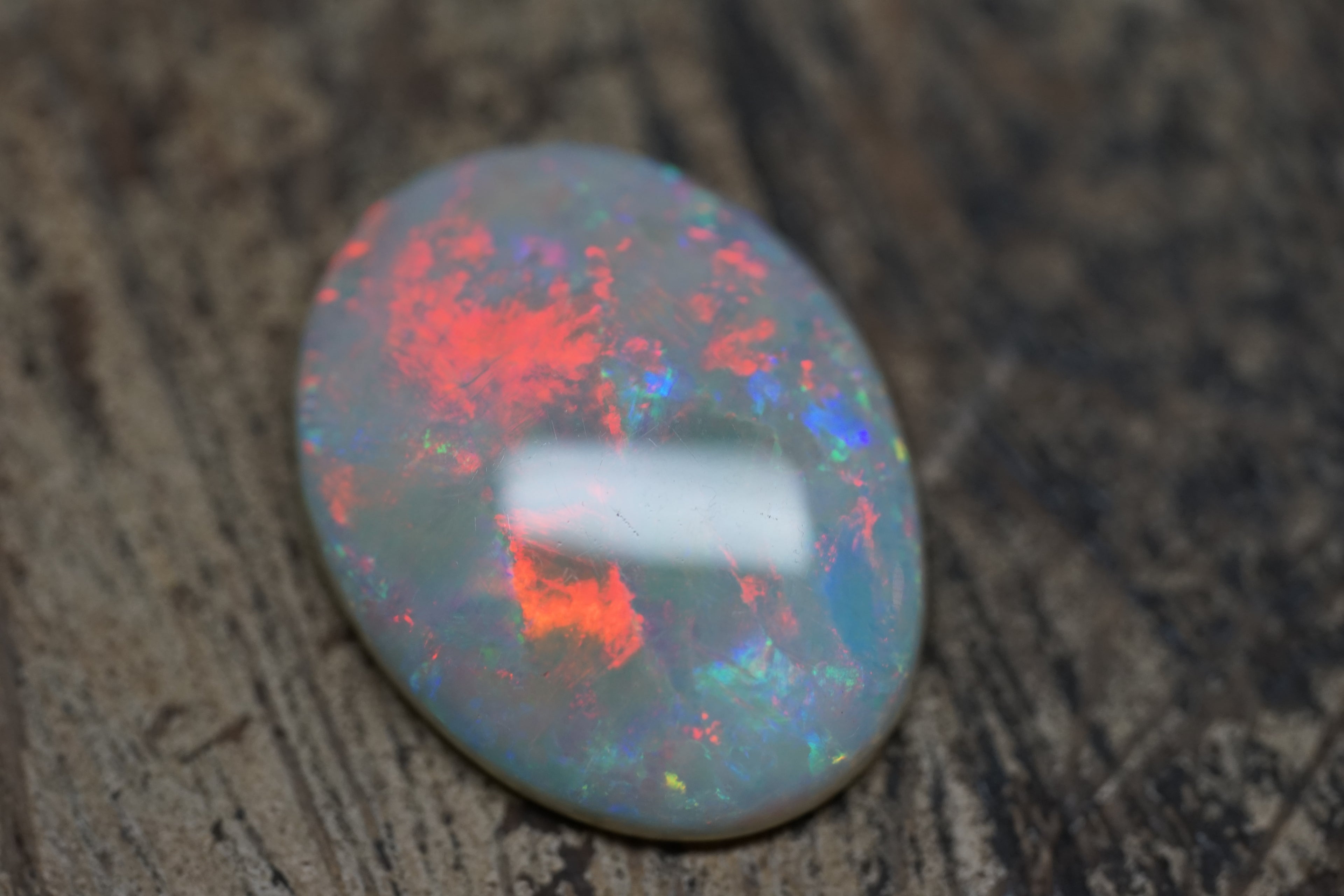 Dead Horse Gully Red Oval Gem - 9.4 Carats. 0032