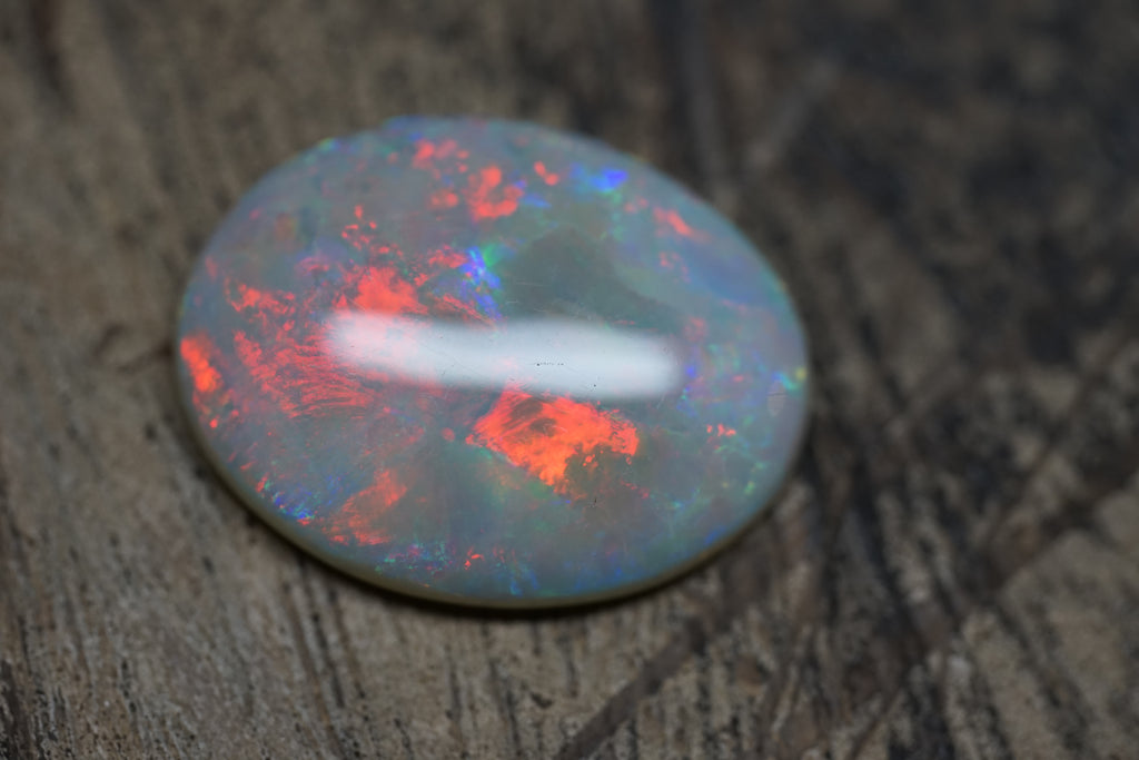 Dead Horse Gully Red Oval Gem - 9.4 Carats. 0032