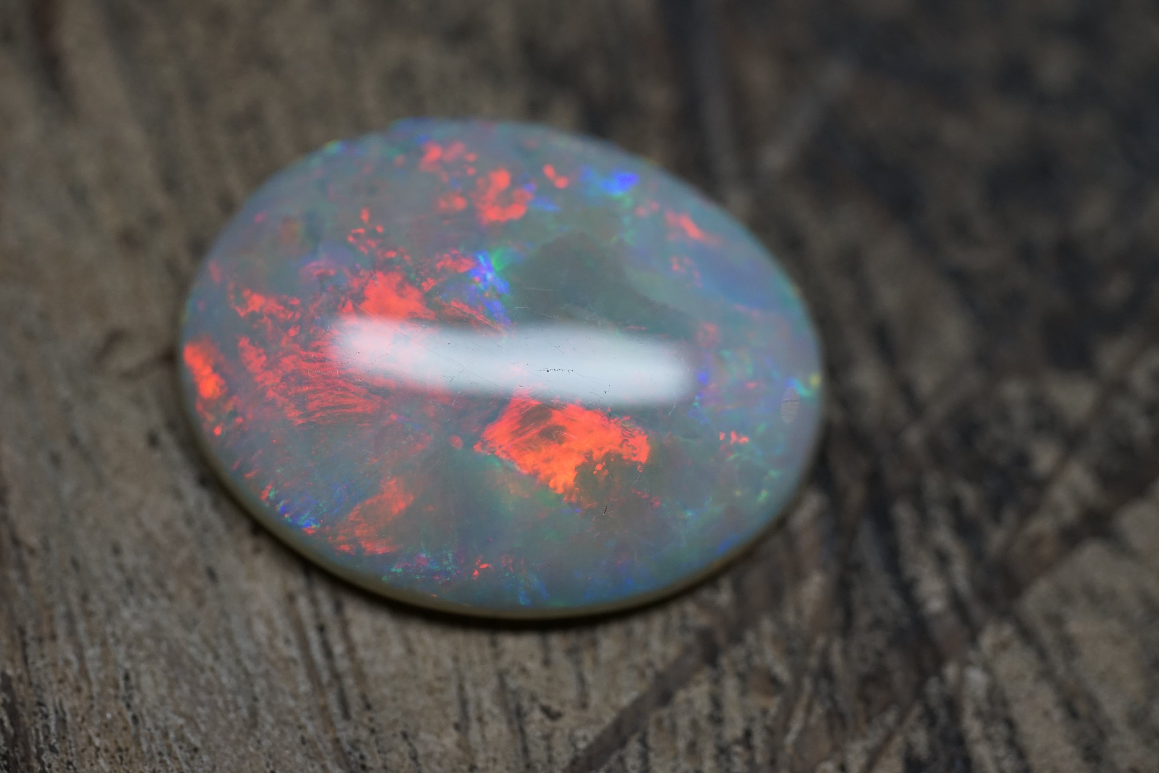 Dead Horse Gully Red Oval Gem - 9.4 Carats. 0032