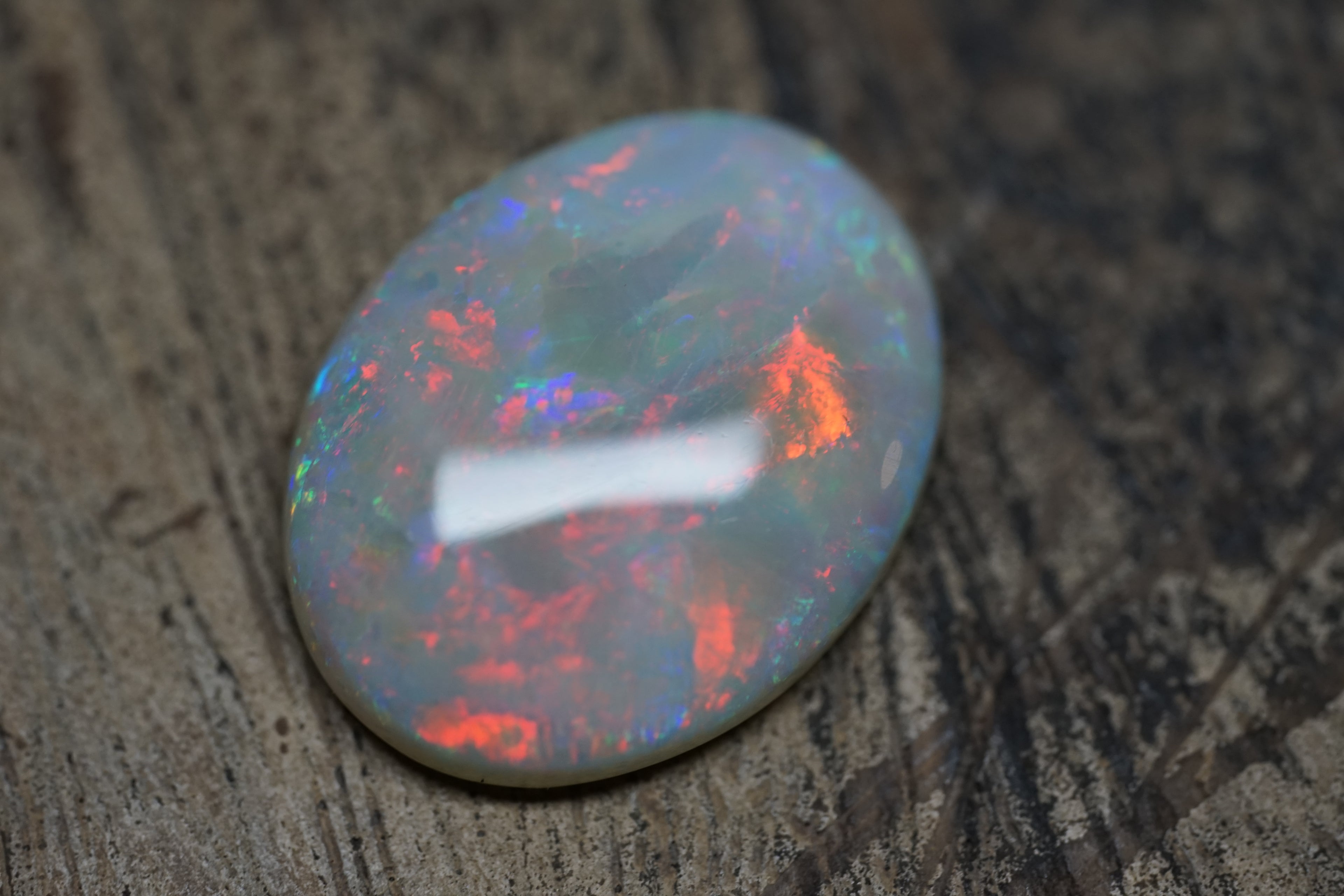 Dead Horse Gully Red Oval Gem - 9.4 Carats. 0032