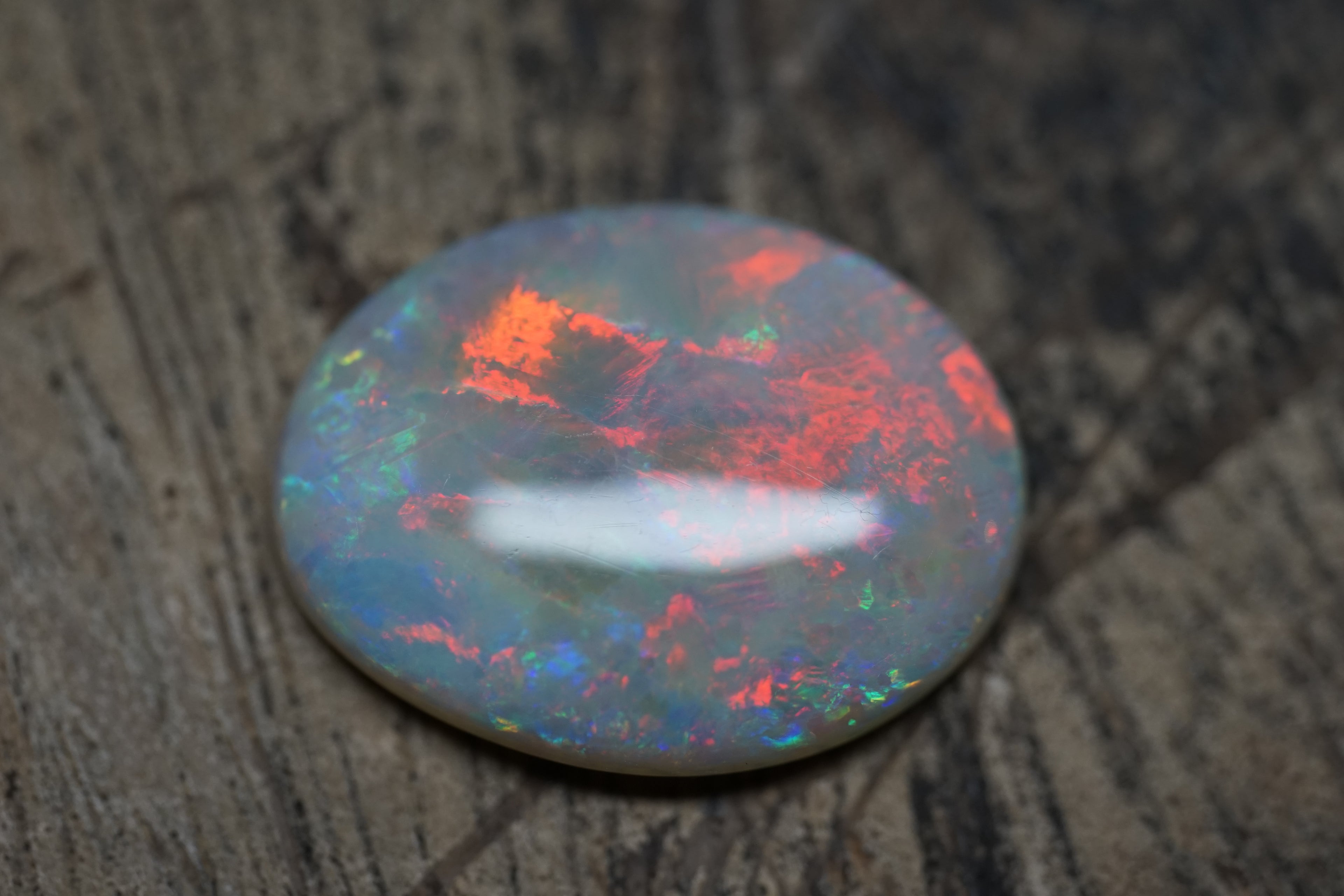 Dead Horse Gully Red Oval Gem - 9.4 Carats. 0032