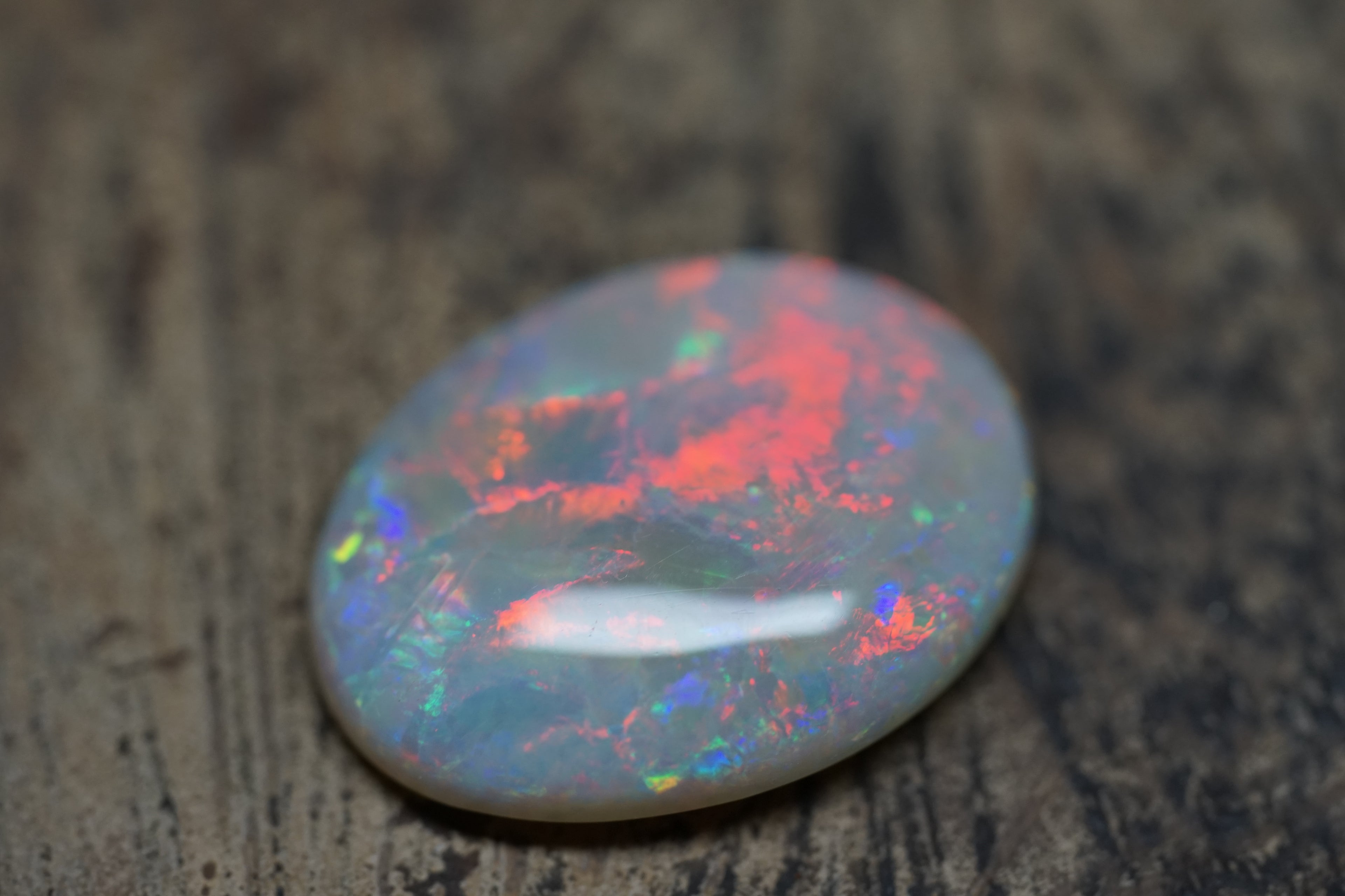 Dead Horse Gully Red Oval Gem - 9.4 Carats. 0032