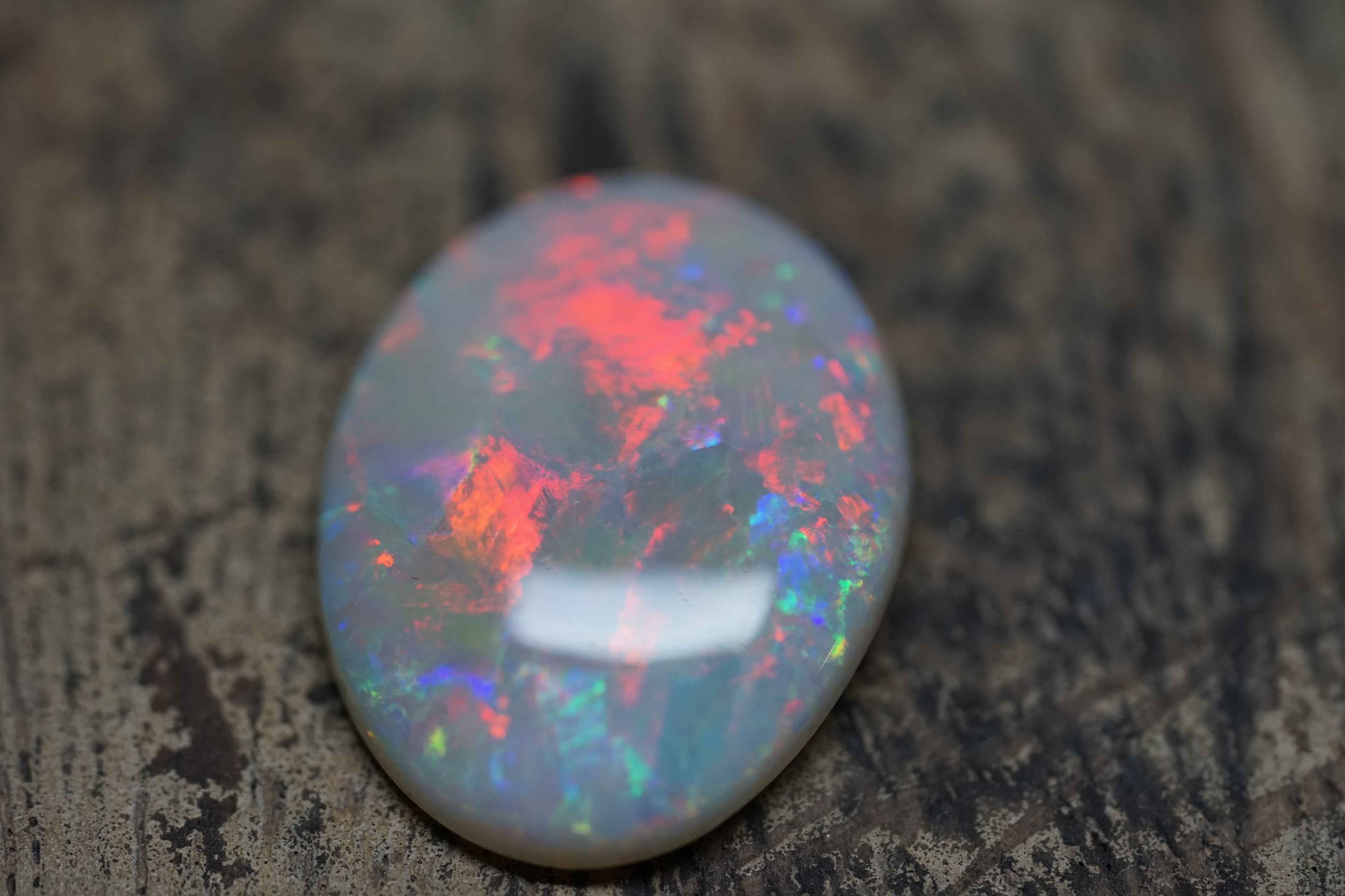 Dead Horse Gully Red Oval Gem - 9.4 Carats. 0032
