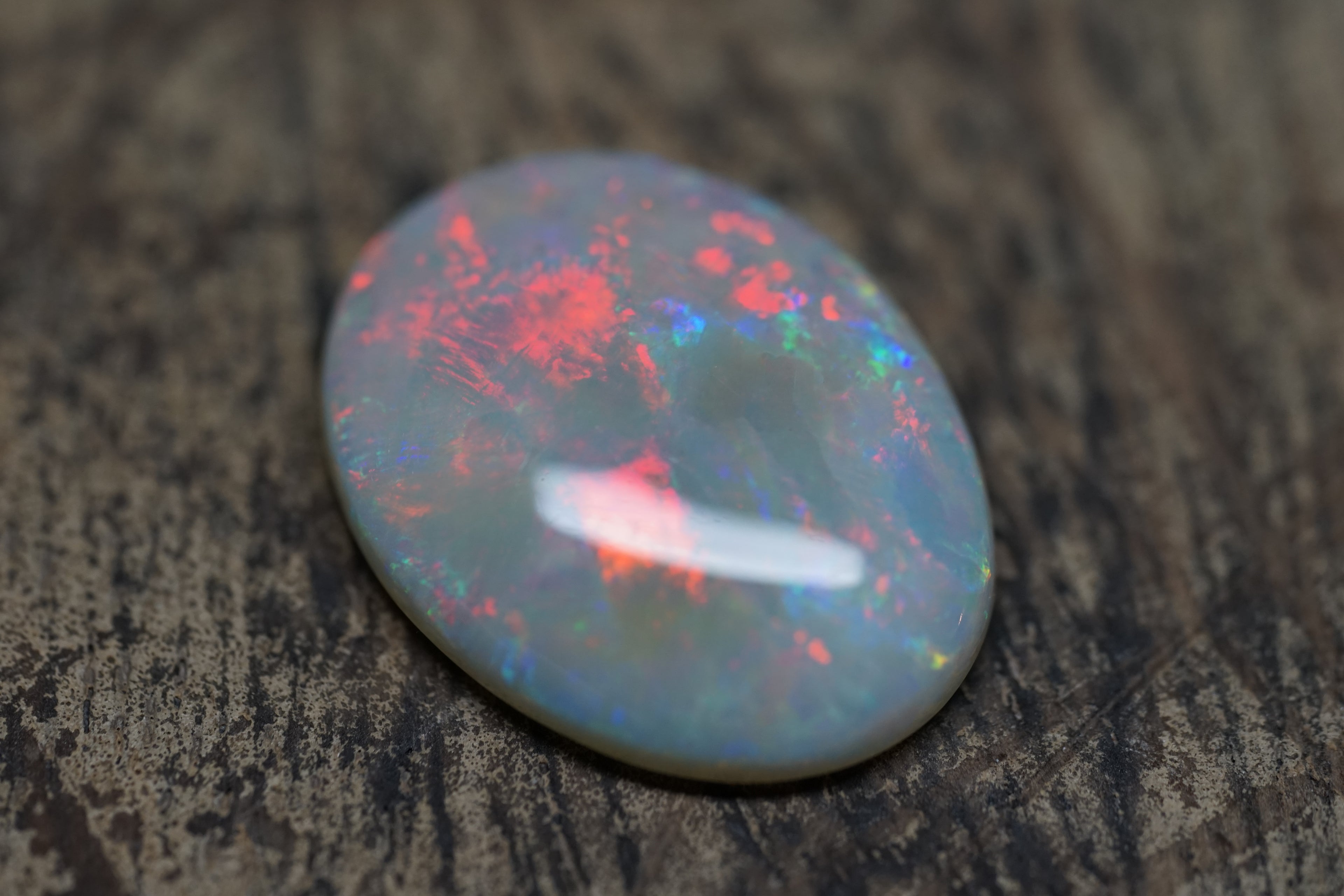 Dead Horse Gully Red Oval Gem - 9.4 Carats. 0032