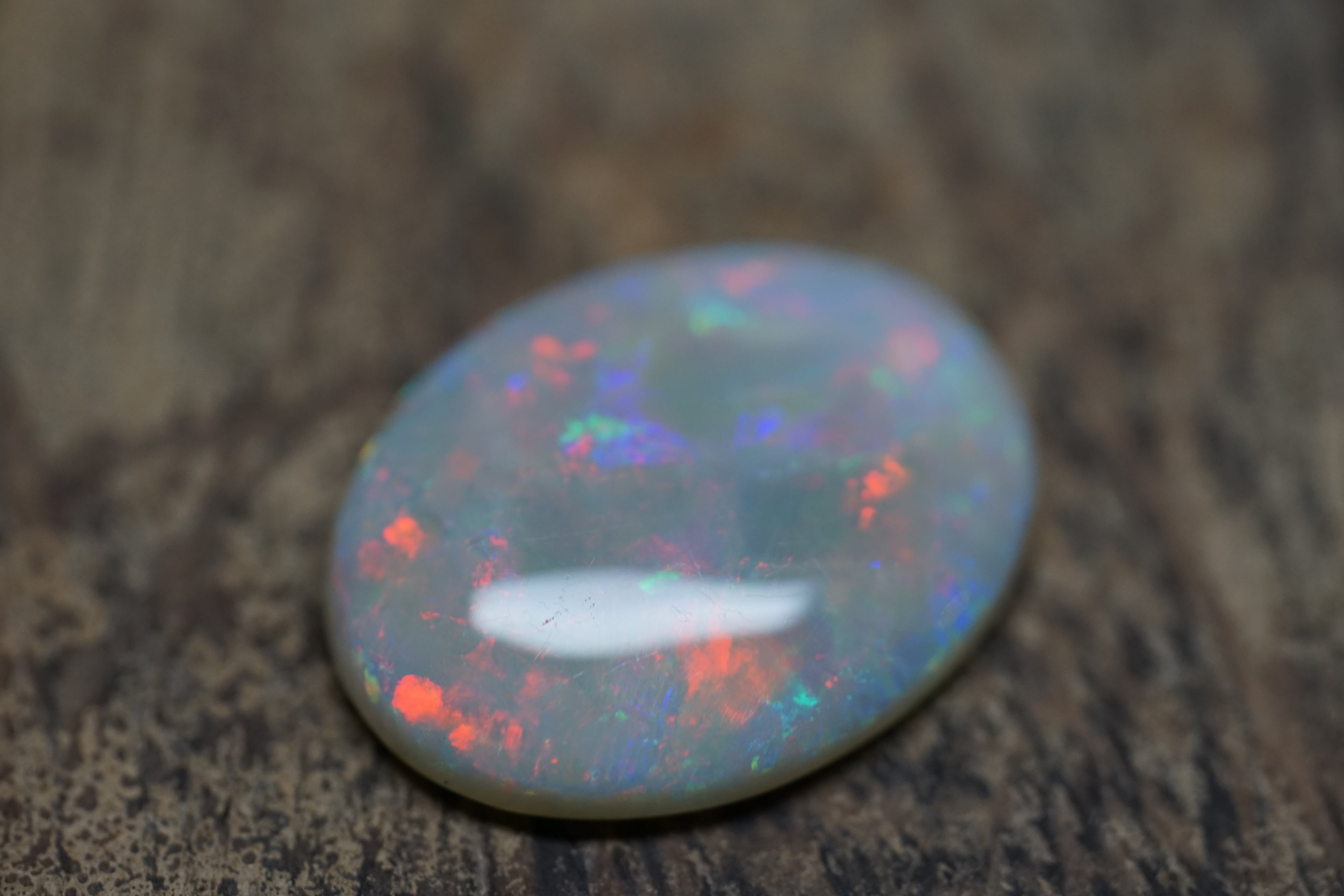 Dead Horse Gully Red Oval Gem - 9.4 Carats. 0032
