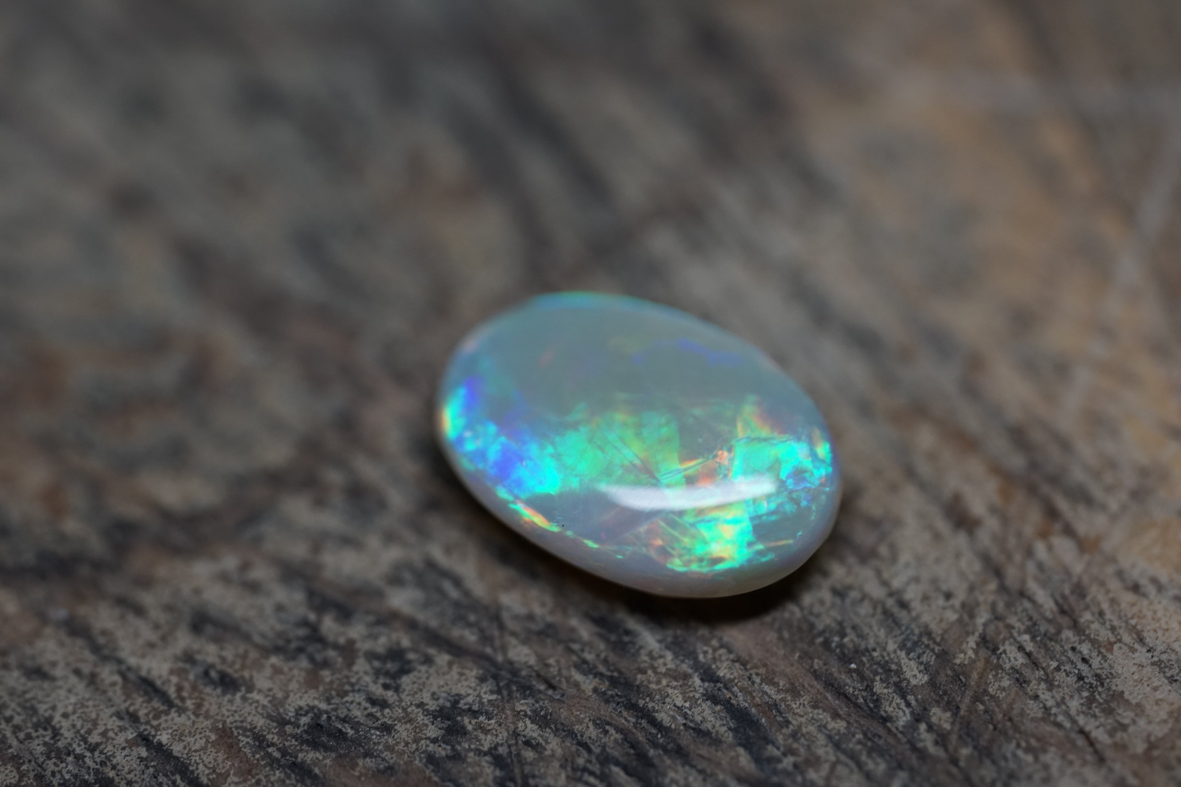 Mintabie Dark Base - 2.9 Carats 0096