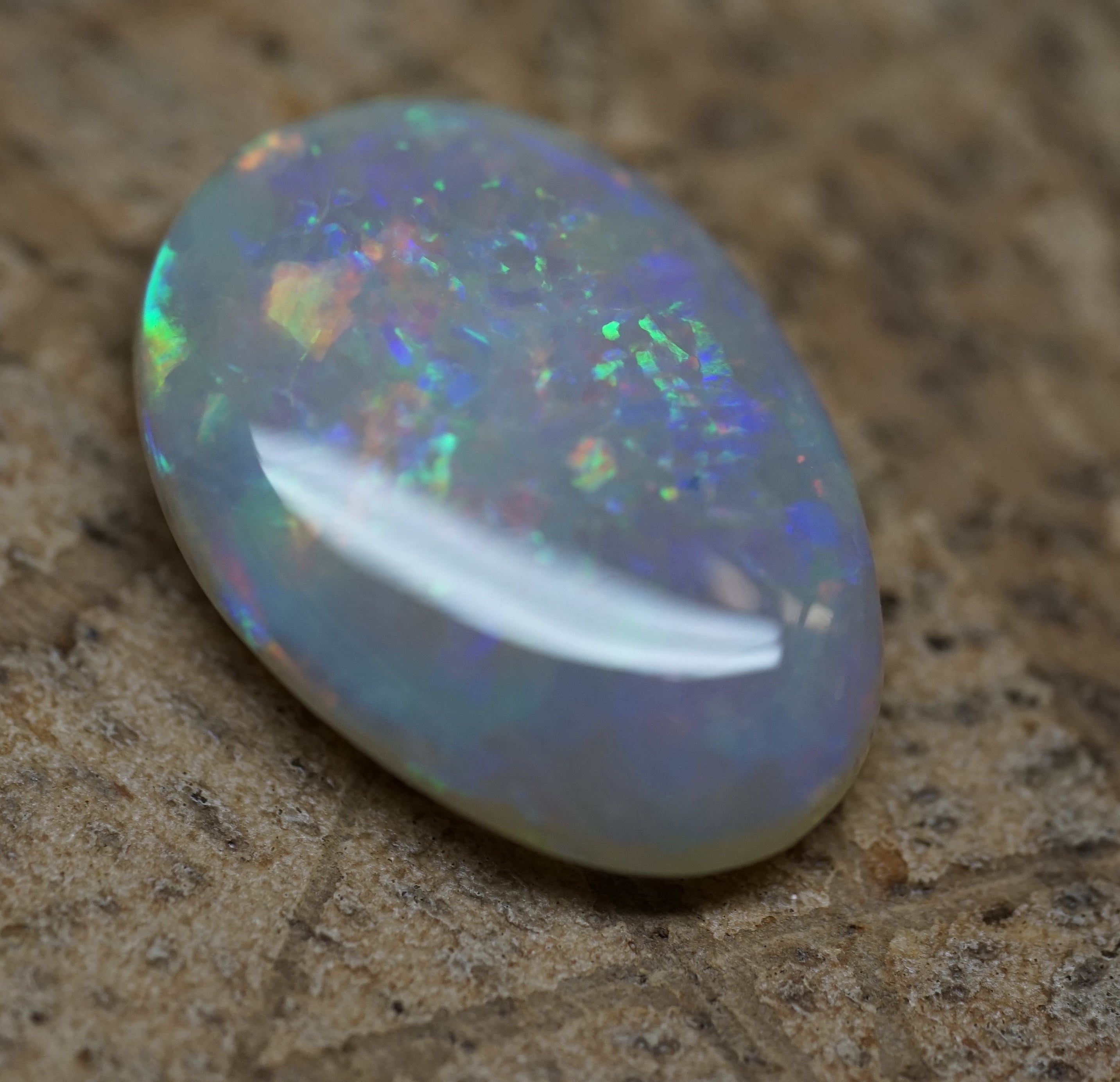 Dark Crystal Mintabie Oval - 2.9 Carats. 0030