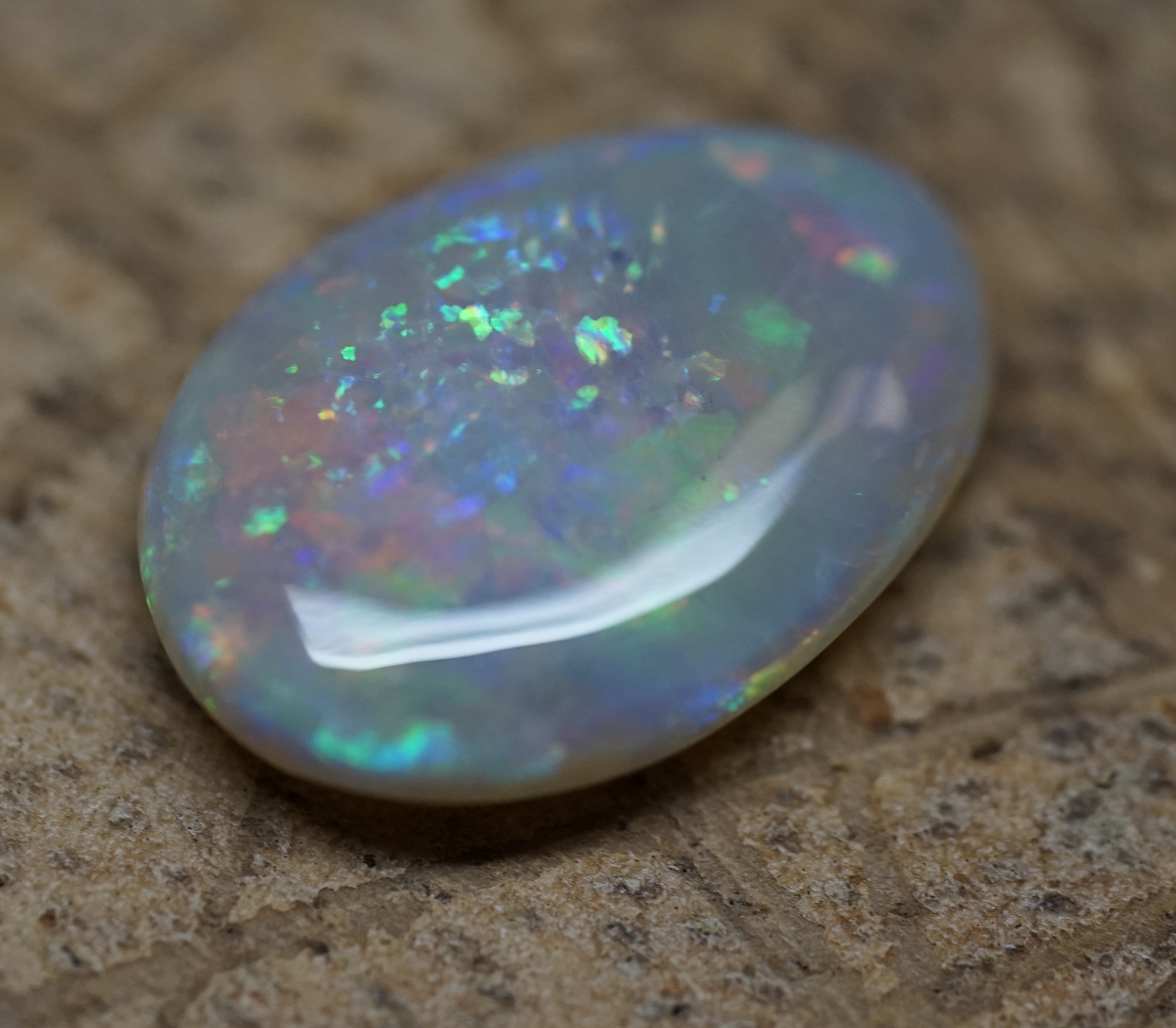 Dark Crystal Mintabie Oval - 2.9 Carats. 0030