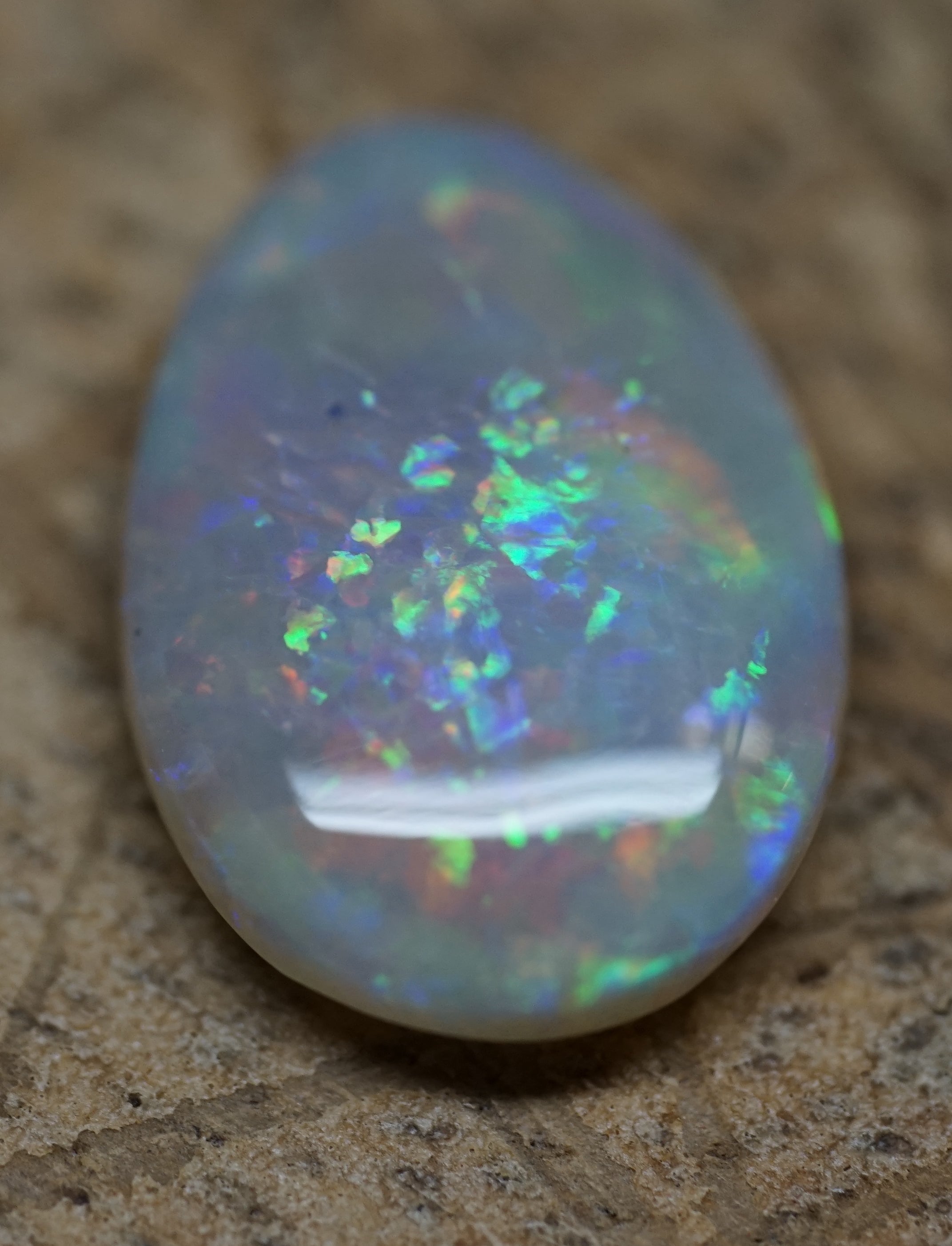 Dark Crystal Mintabie Oval - 2.9 Carats. 0030