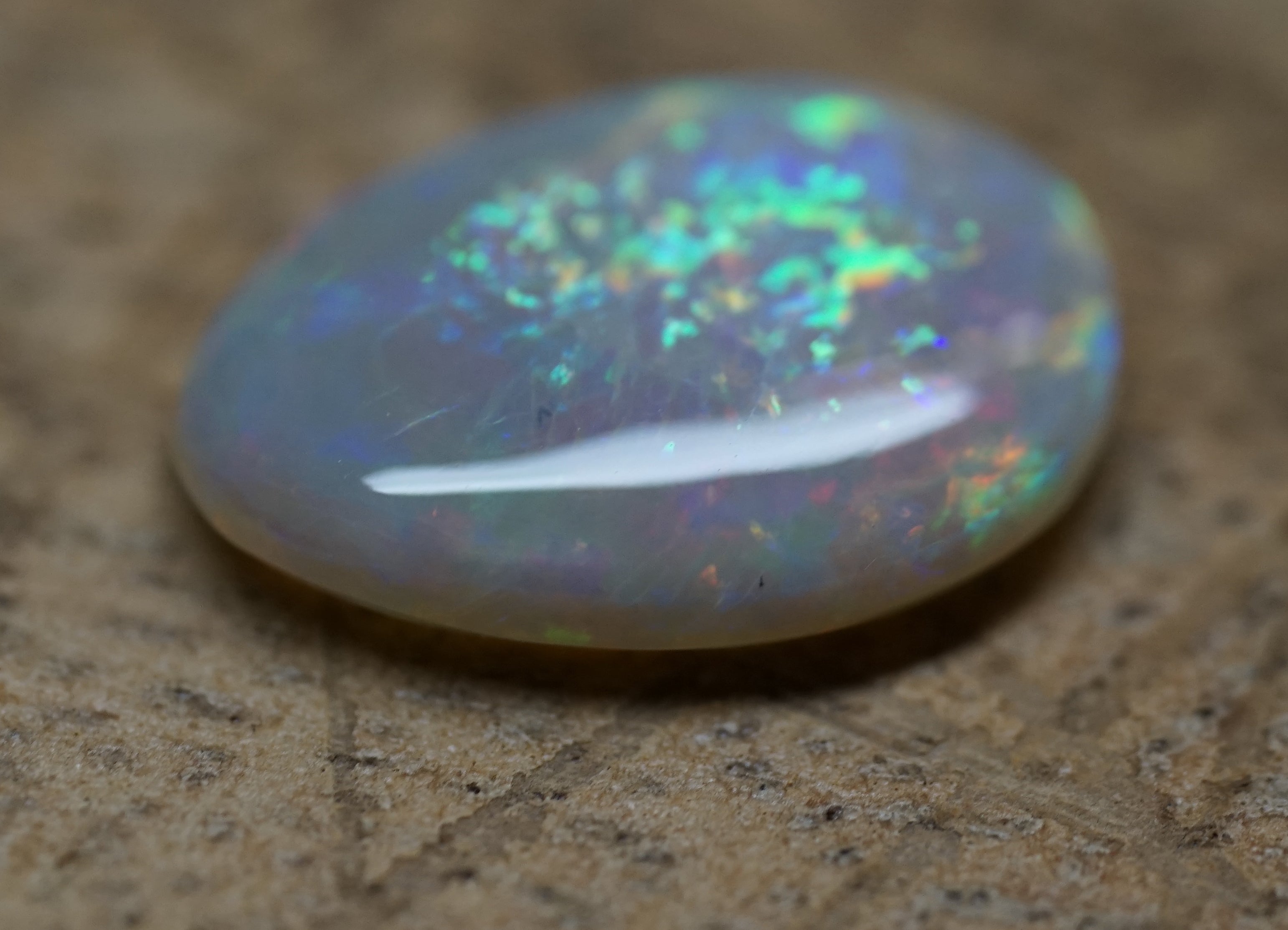 Dark Crystal Mintabie Oval - 2.9 Carats. 0030