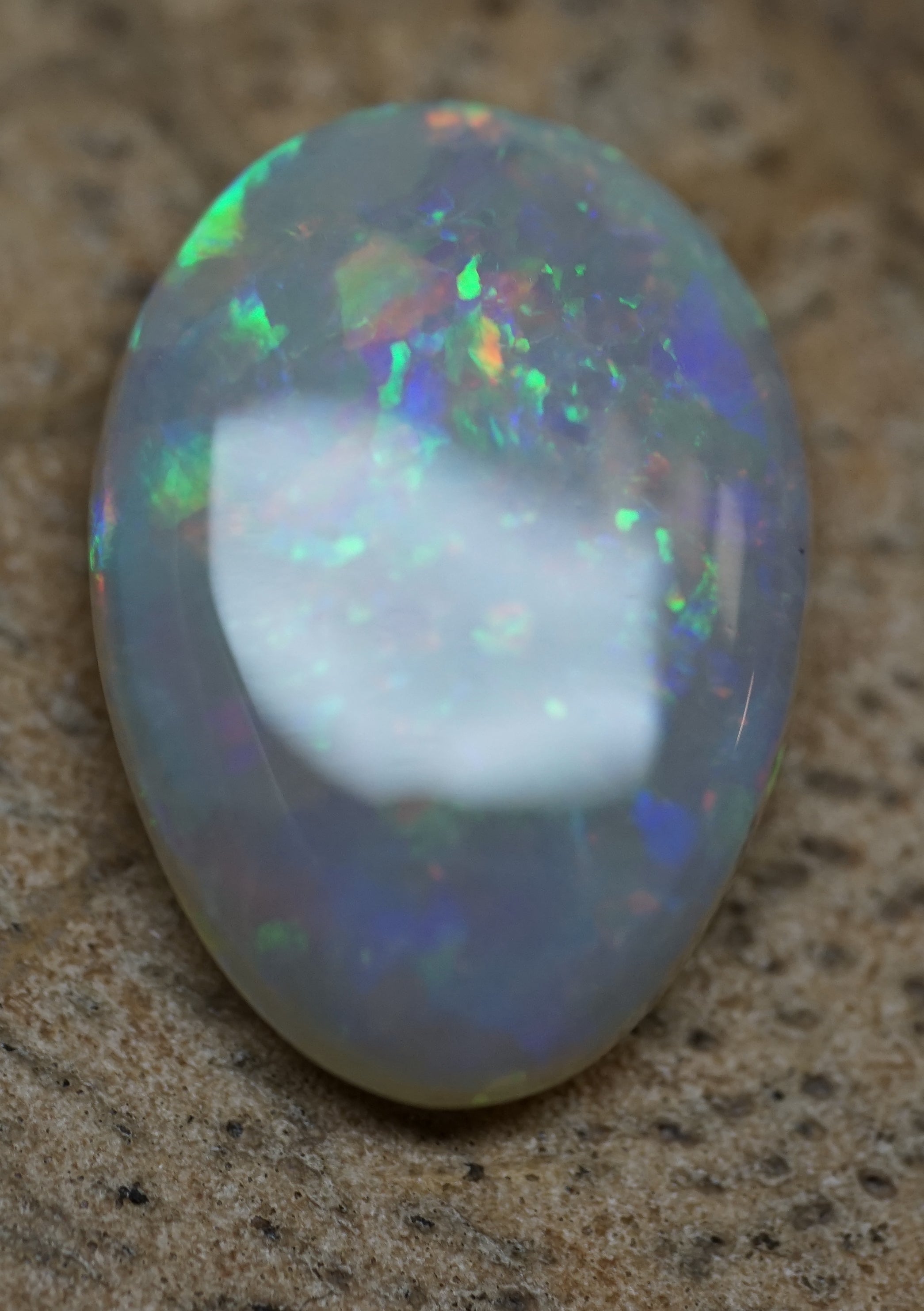 Dark Crystal Mintabie Oval - 2.9 Carats. 0030