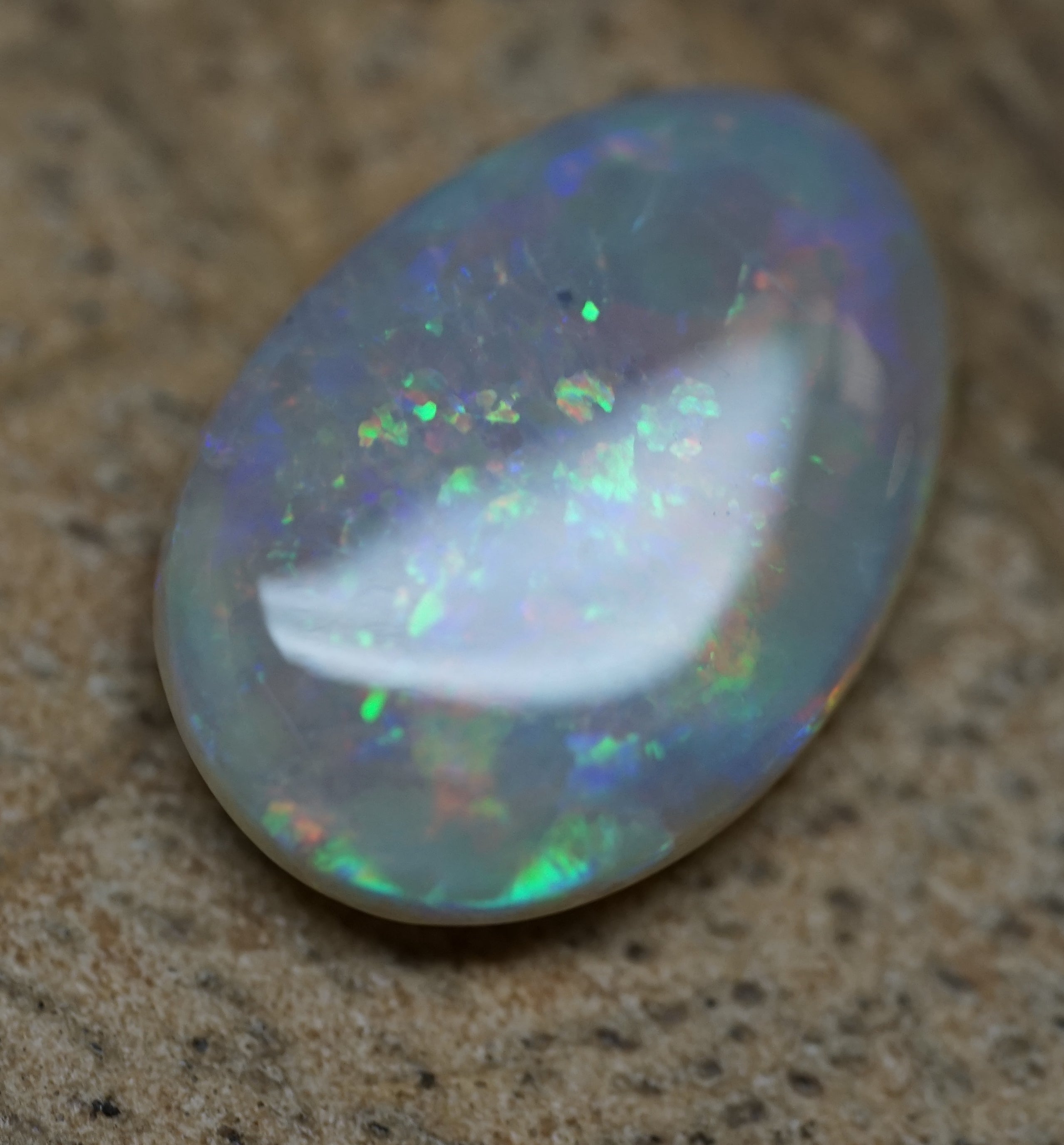 Dark Crystal Mintabie Oval - 2.9 Carats. 0030