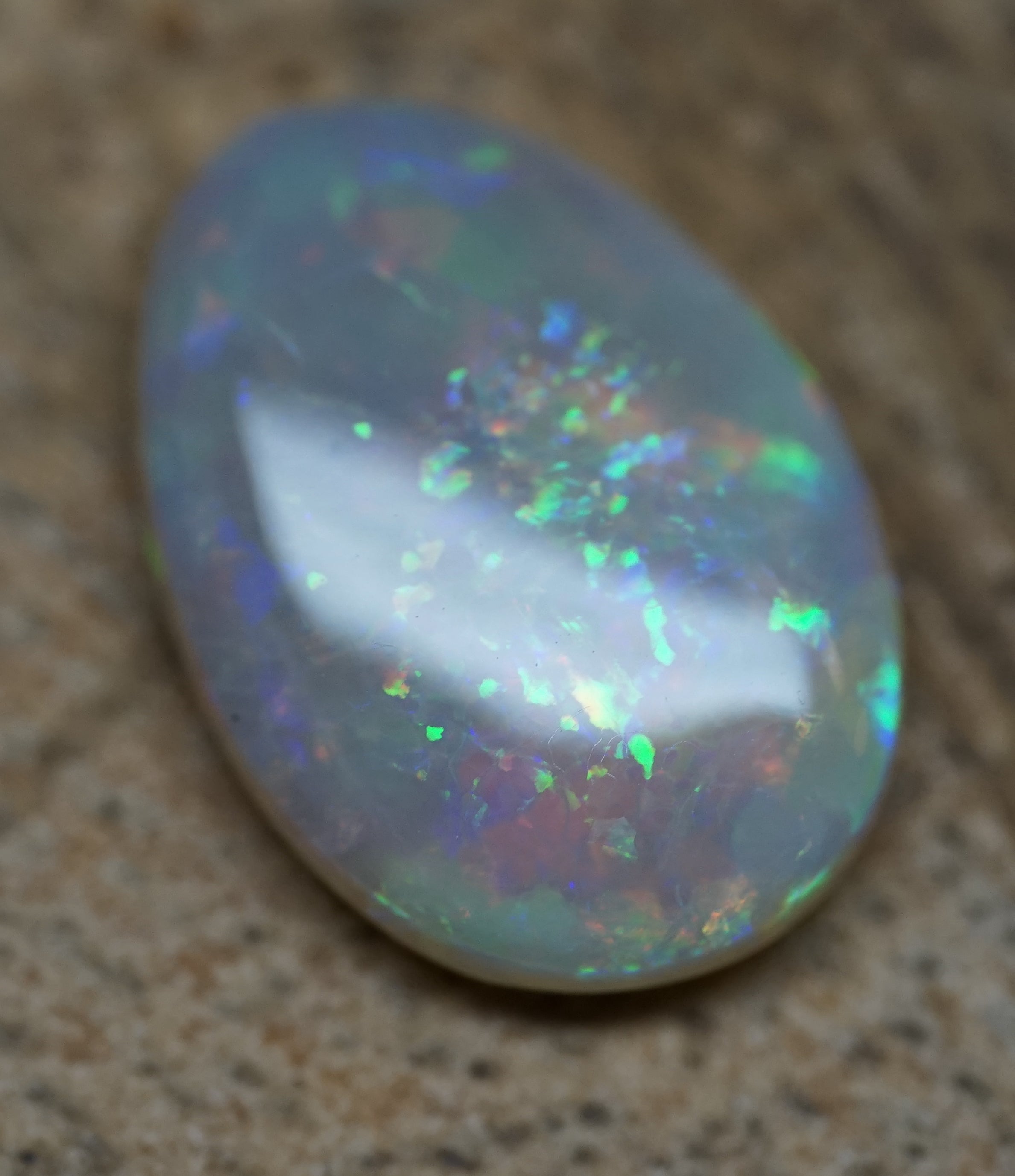 Dark Crystal Mintabie Oval - 2.9 Carats. 0030