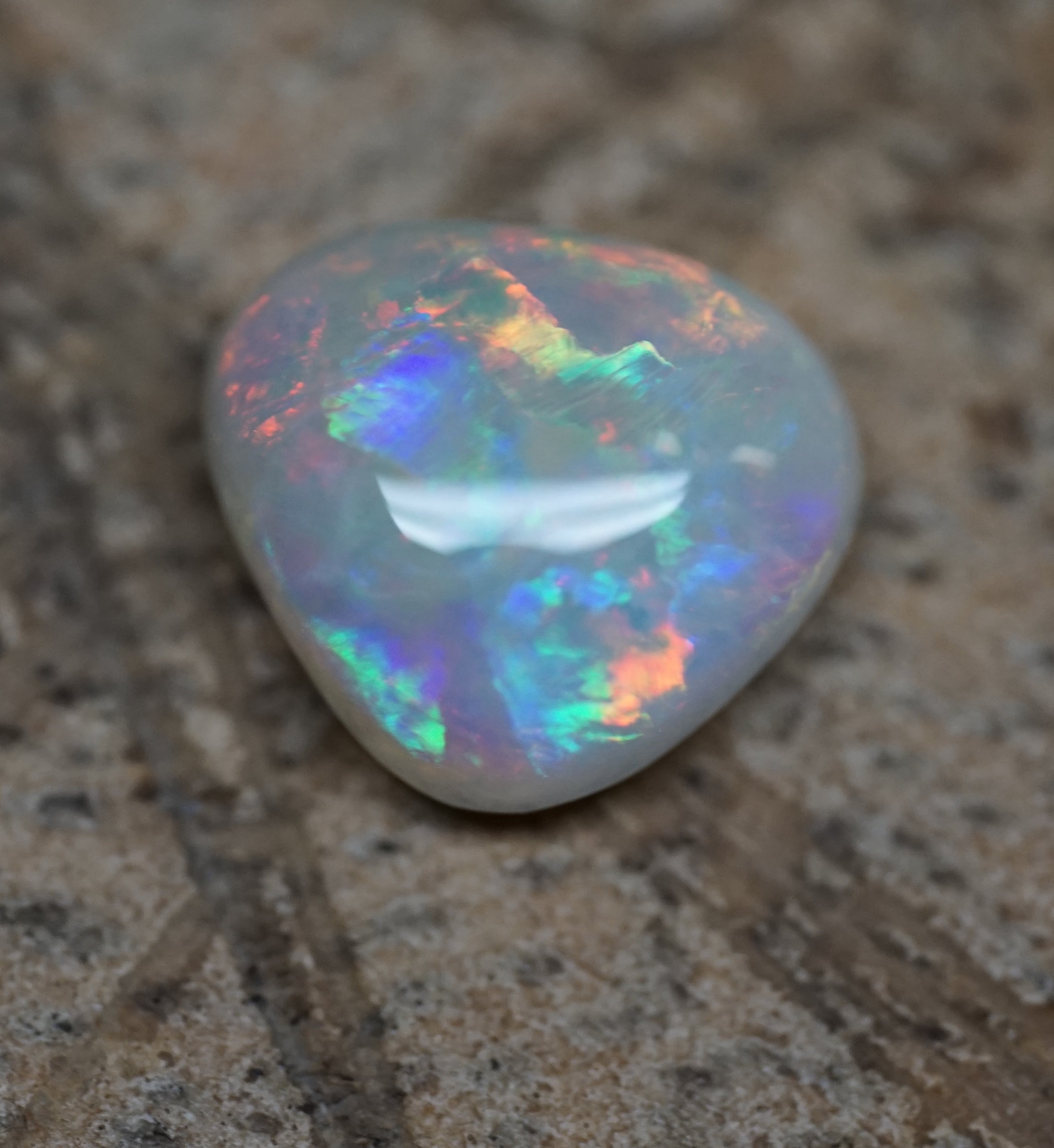Mintabie Triangular Shaped Gem - 1.4 Carats. 0076