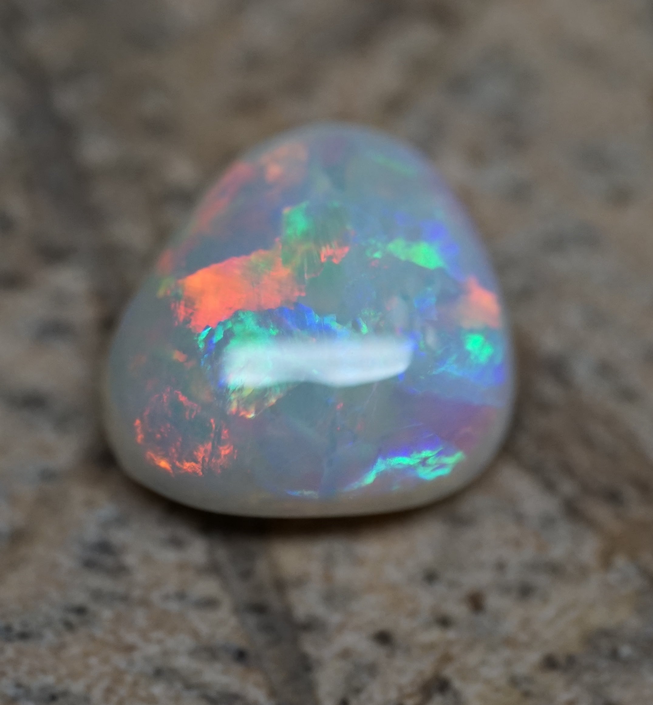 Mintabie Triangular Shaped Gem - 1.4 Carats. 0076