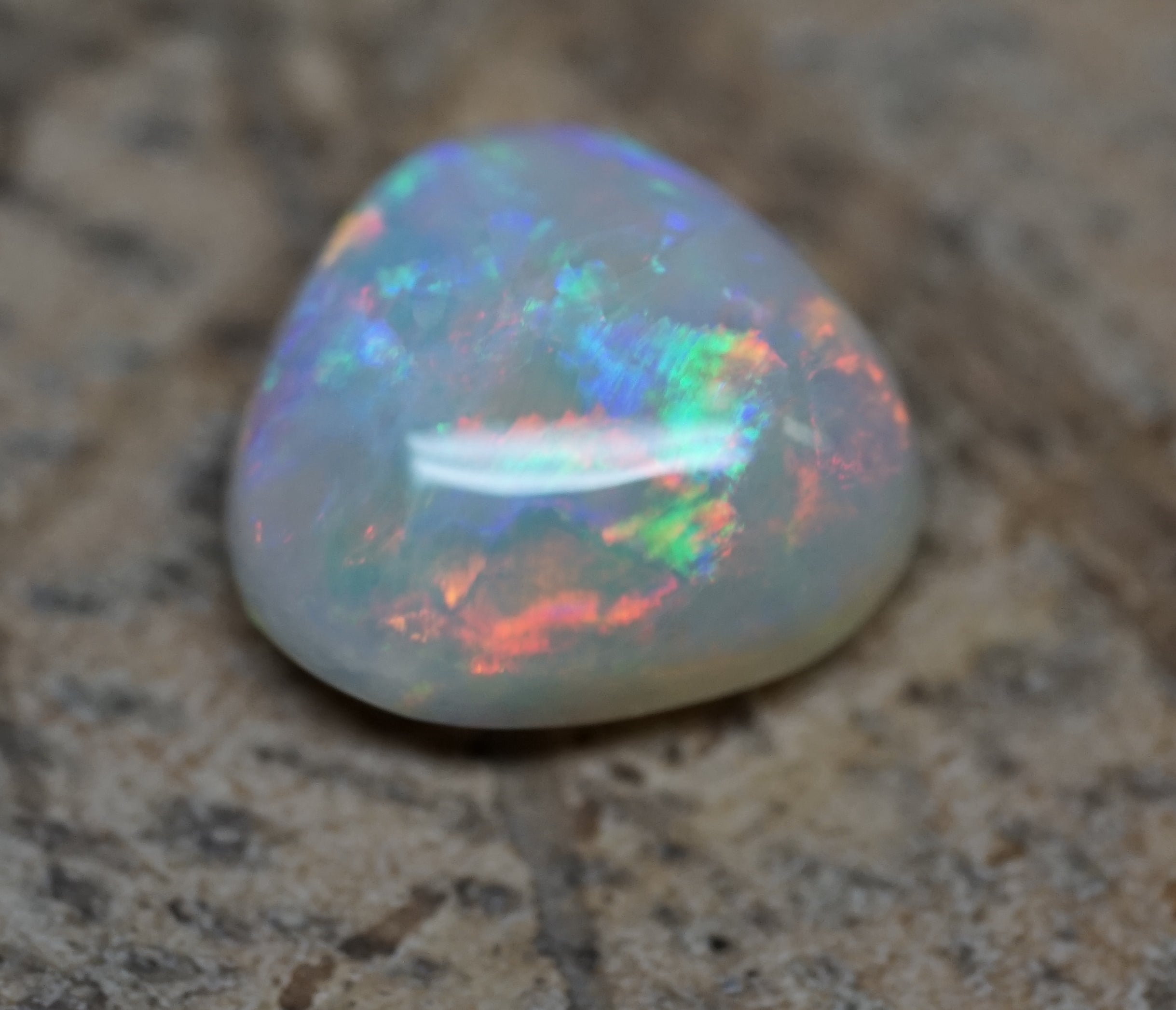 Mintabie Triangular Shaped Gem - 1.4 Carats. 0076