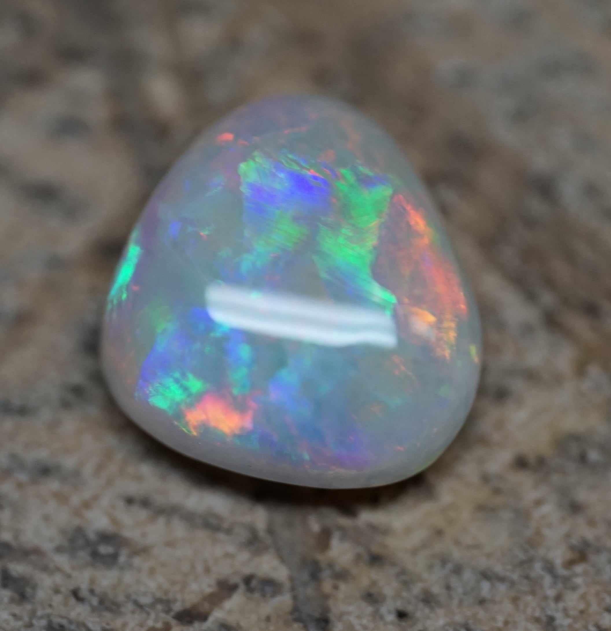 Mintabie Triangular Shaped Gem - 1.4 Carats. 0076