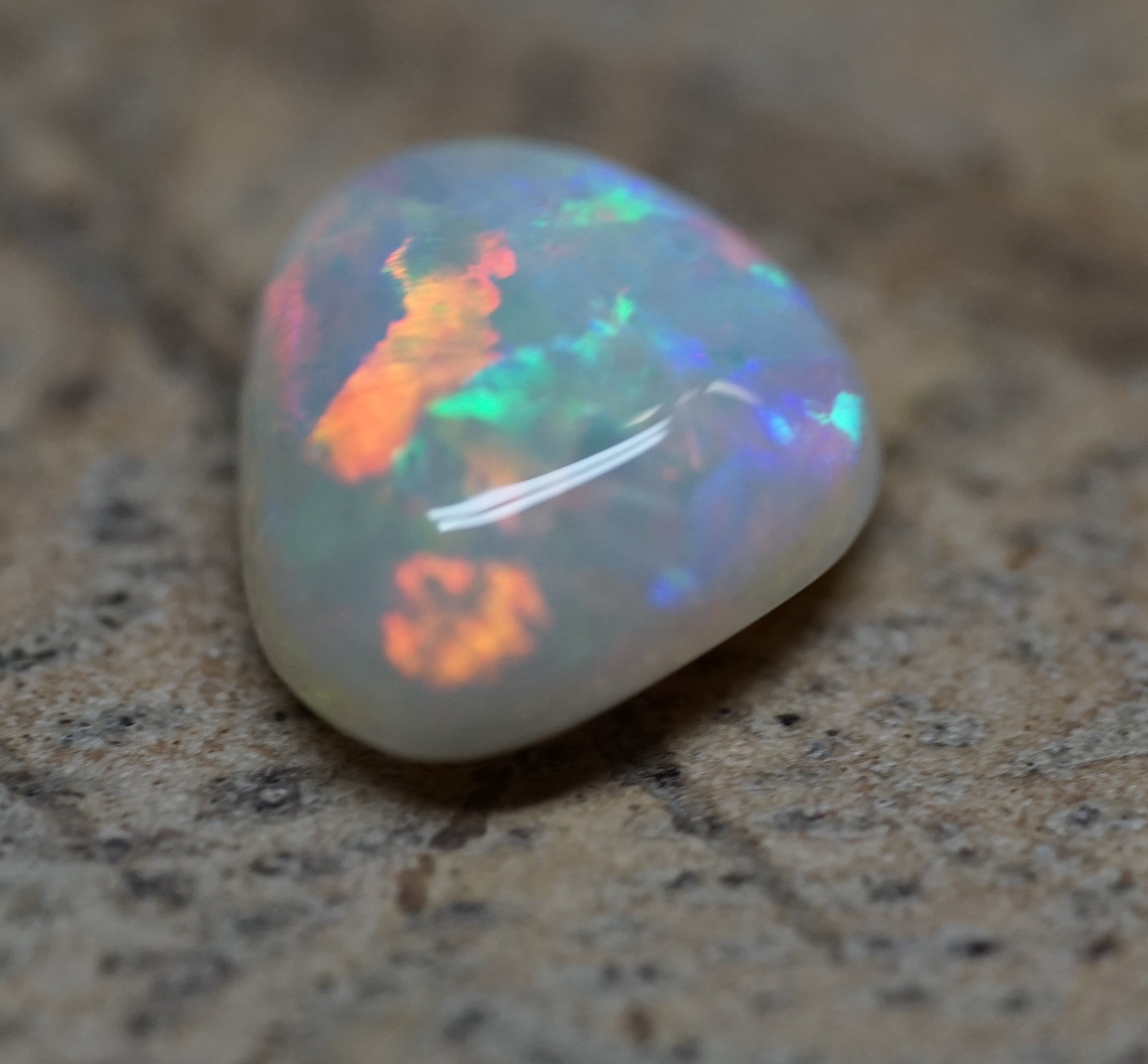 Mintabie Triangular Shaped Gem - 1.4 Carats. 0076