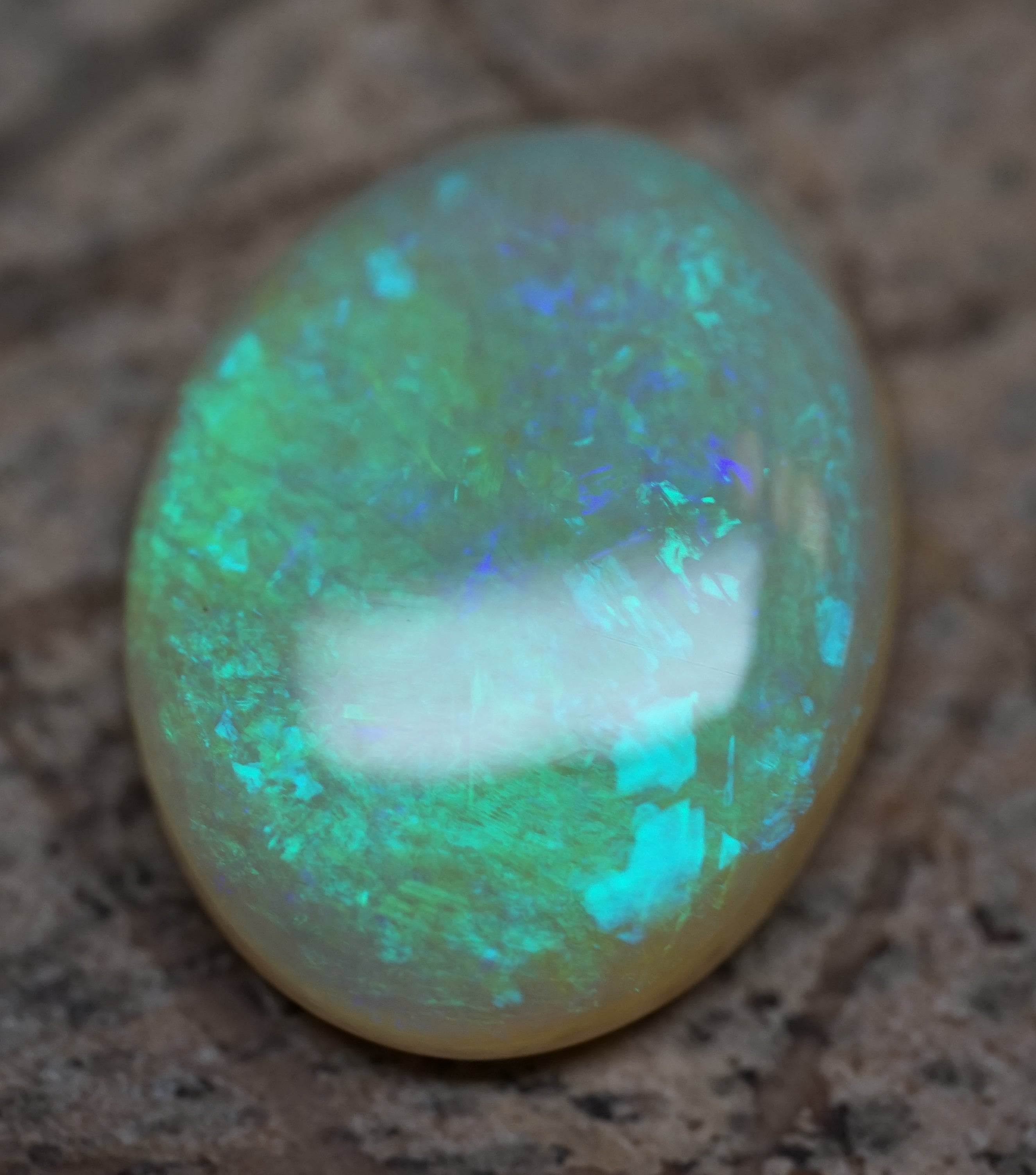 Mintabie Green Oval - 4.3 Carats. 0068