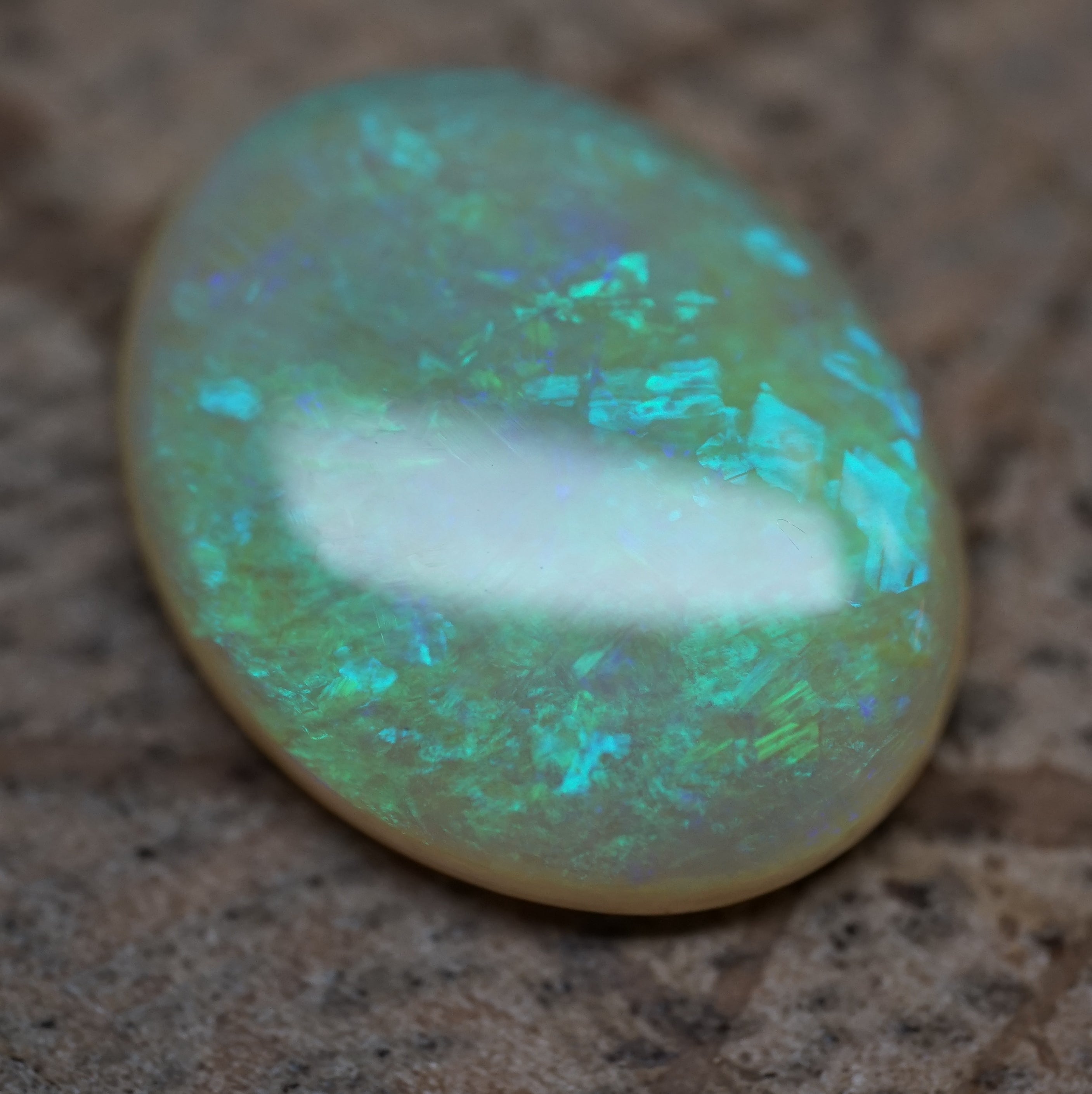 Mintabie Green Oval - 4.3 Carats. 0068