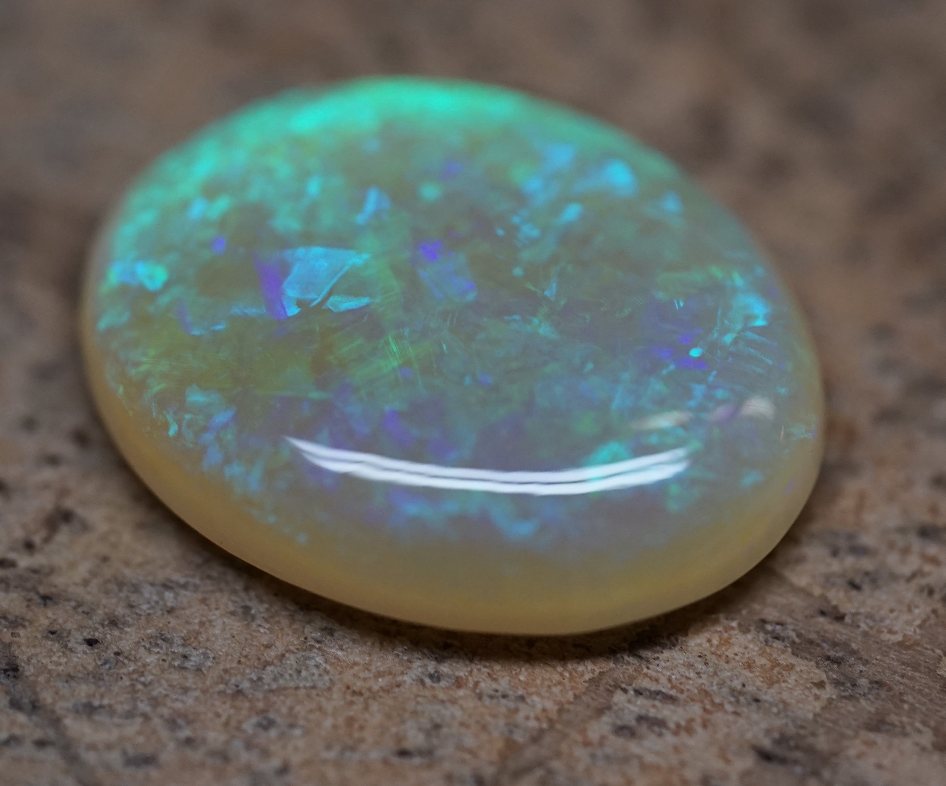 Mintabie Green Oval - 4.3 Carats. 0068