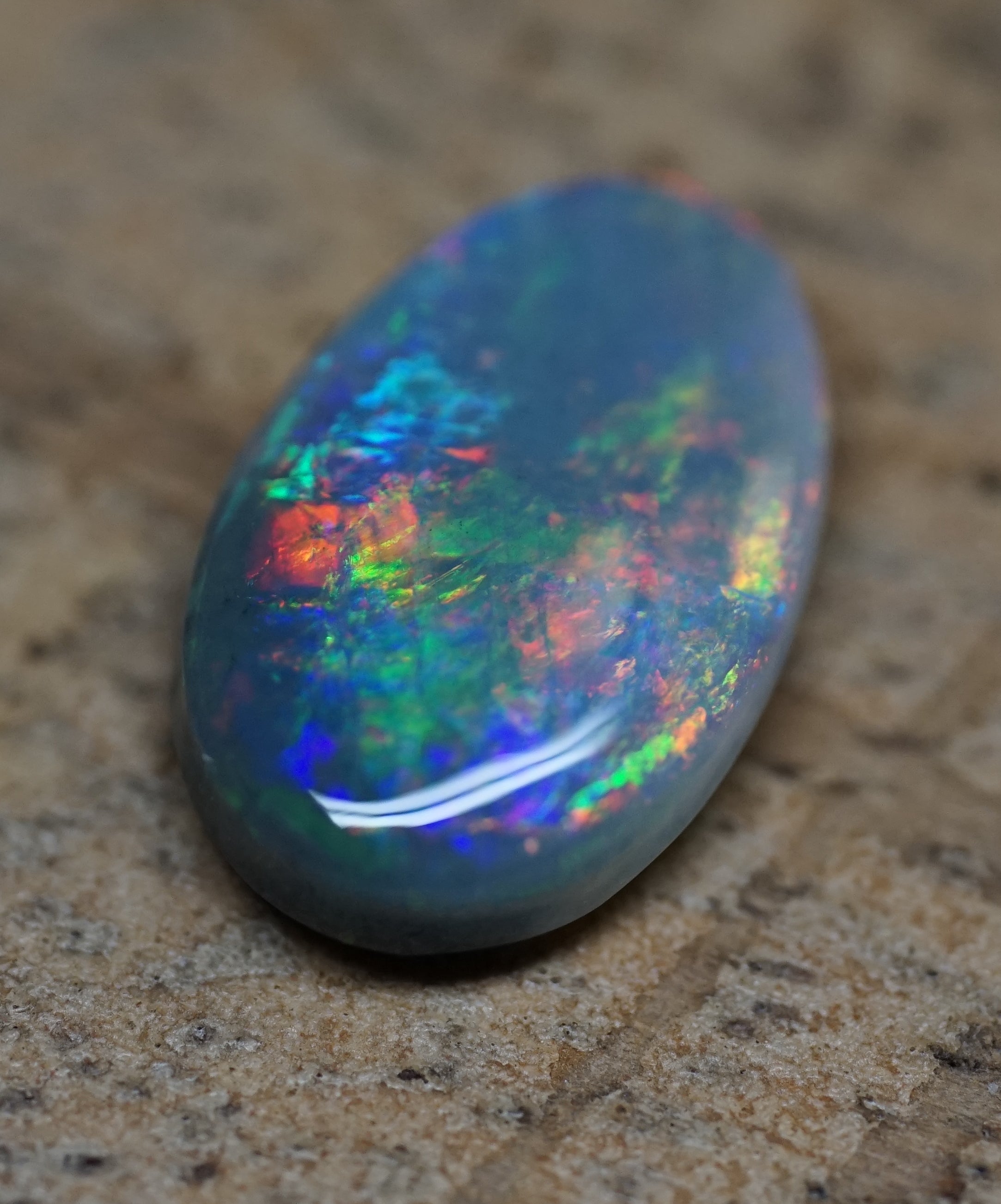 Mintabie Black Opal - Multi colour - 1.7 Carats. 0060