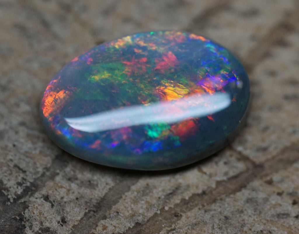 Mintabie Black Opal - Multi colour - 1.7 Carats. 0060