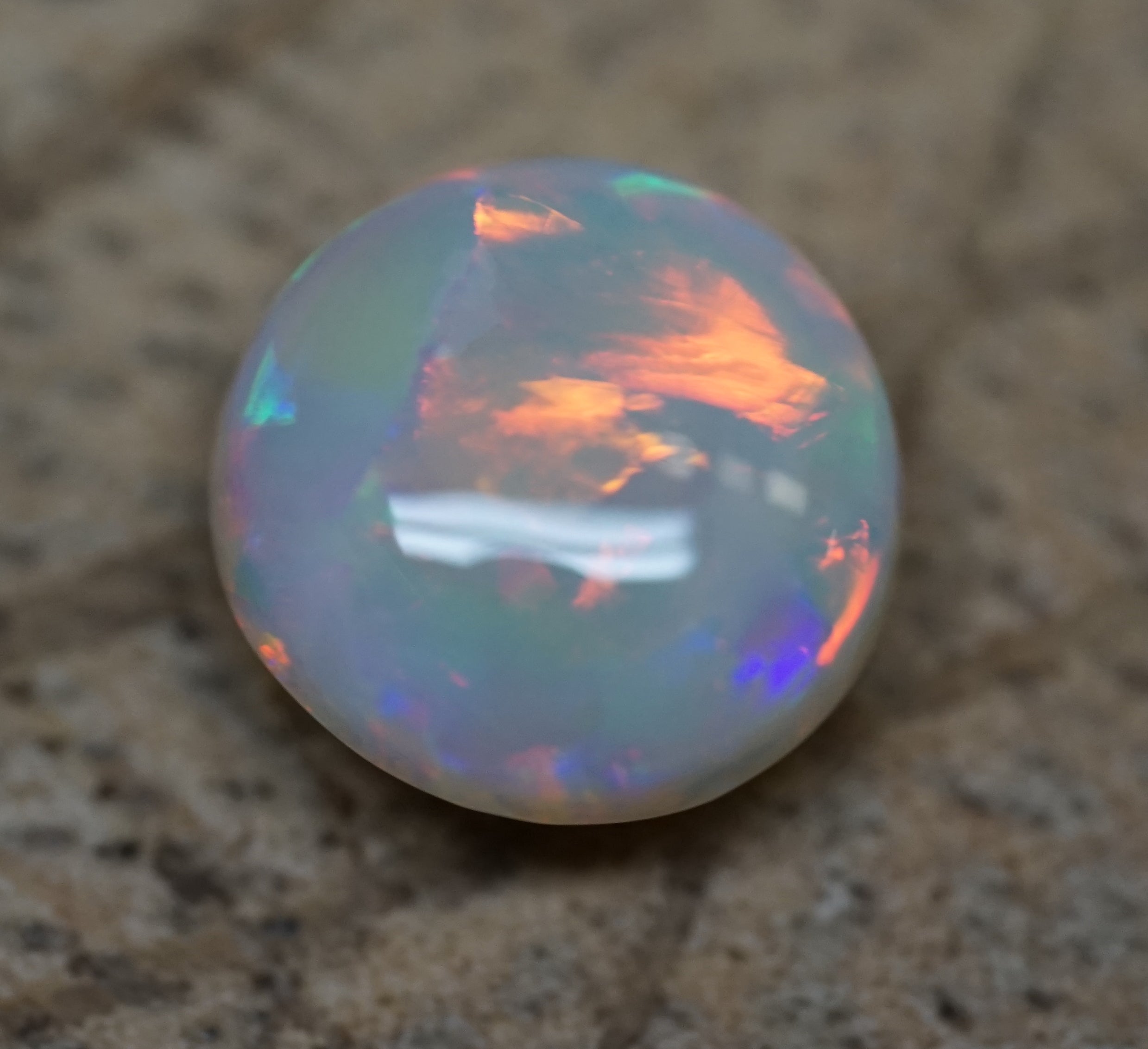 Coober Pedy High Dome Ringstone - 2.2 Carats. 0021