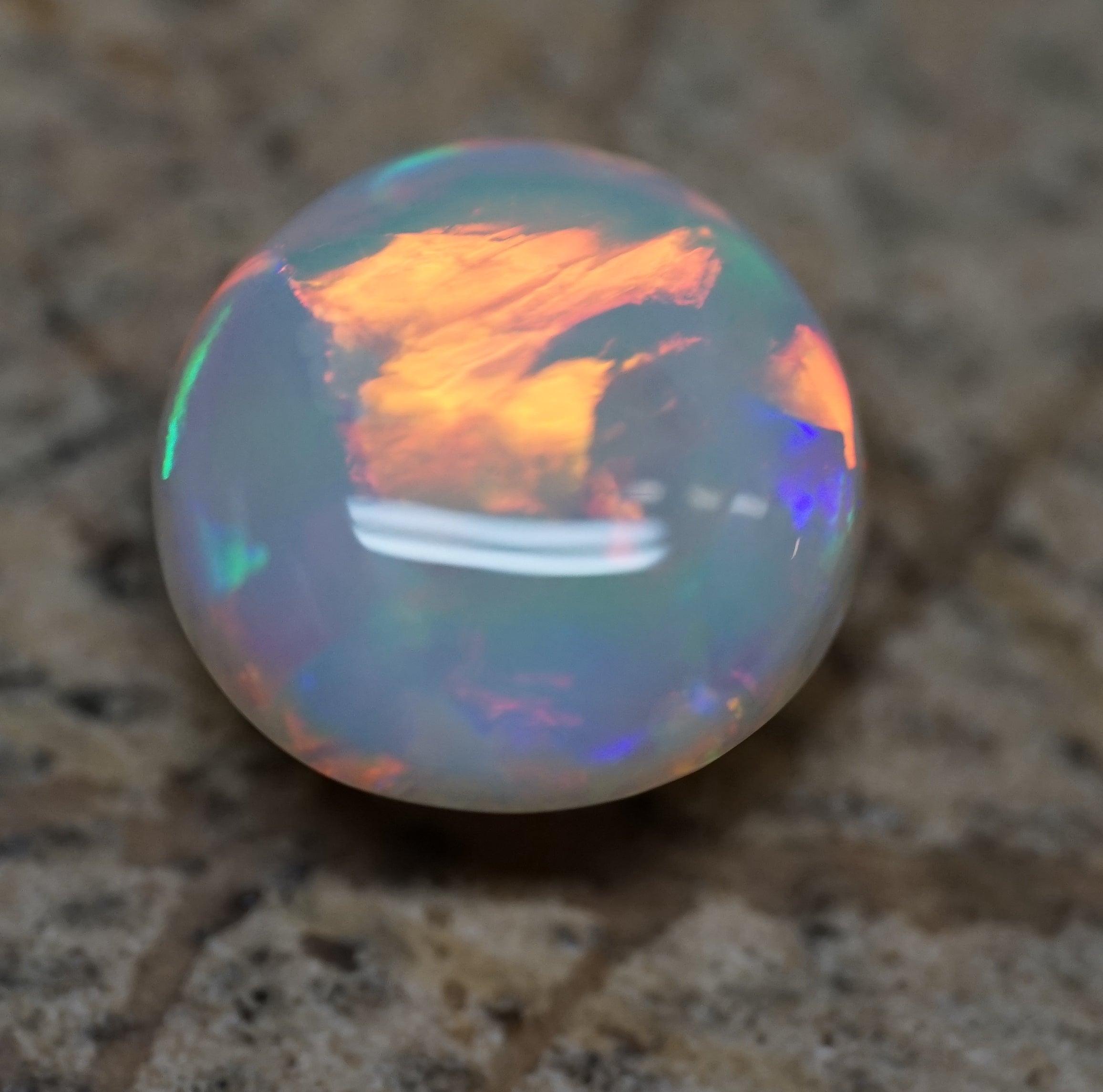Coober Pedy High Dome Ringstone - 2.2 Carats. 0021