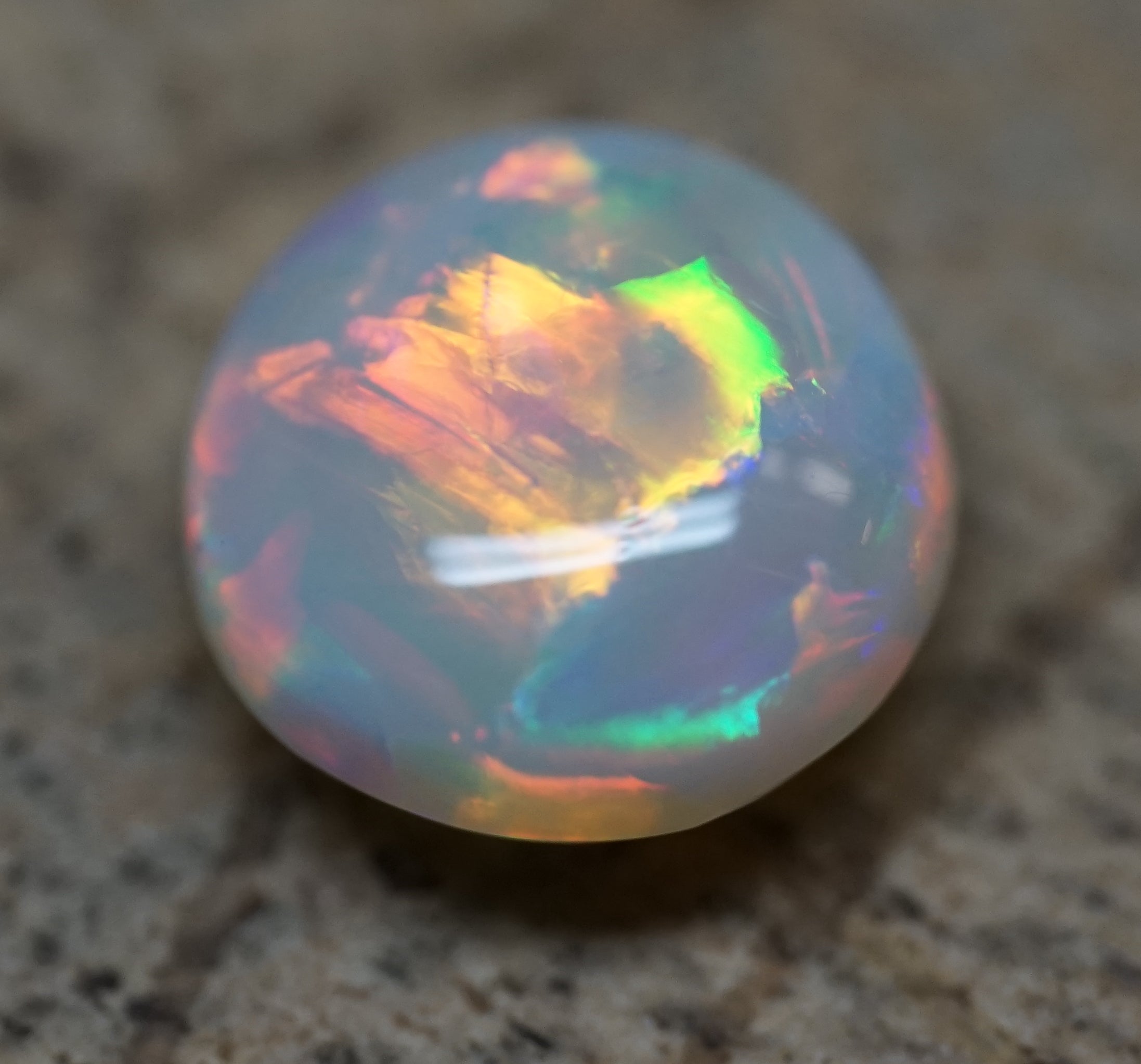 Coober Pedy High Dome Ringstone - 2.2 Carats. 0021