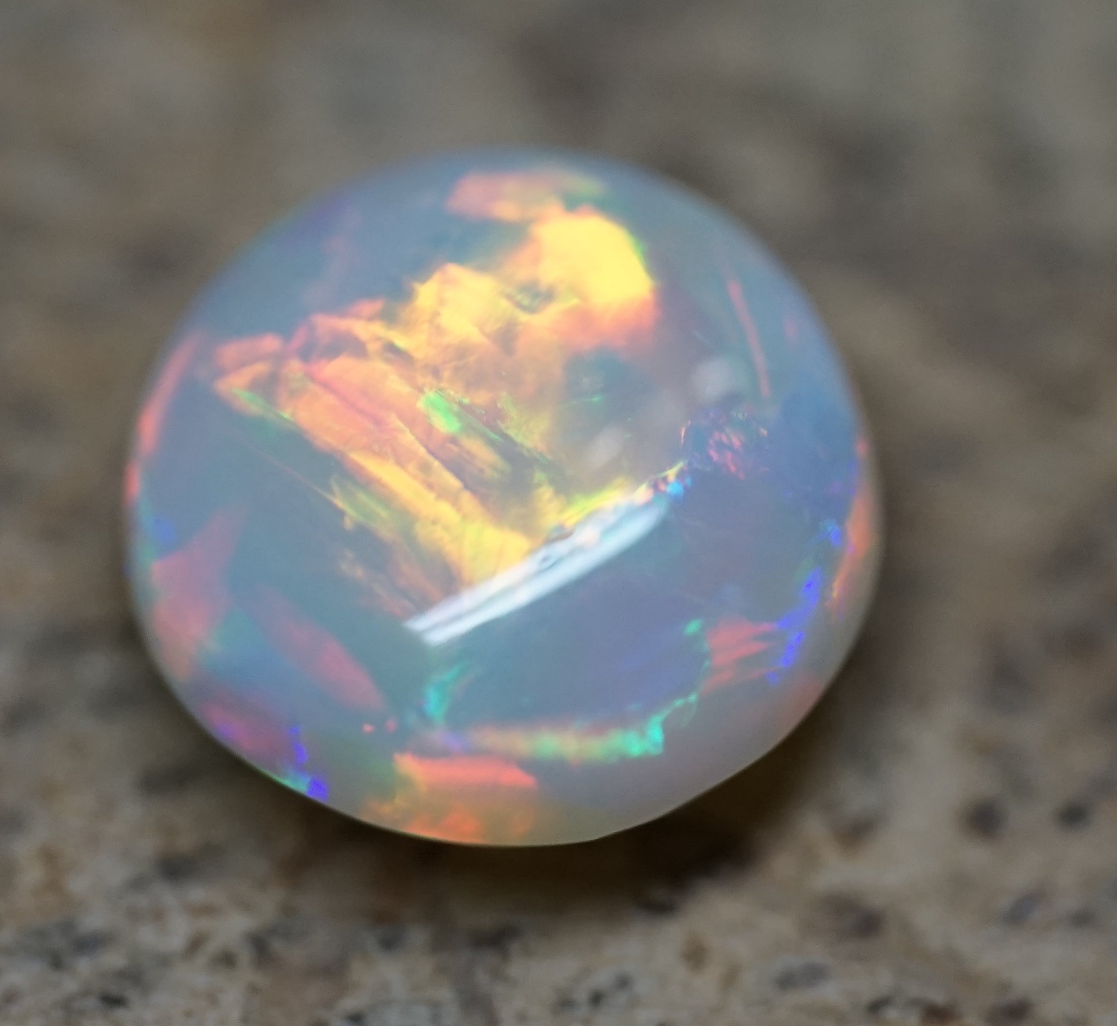 Coober Pedy High Dome Ringstone - 2.2 Carats. 0021