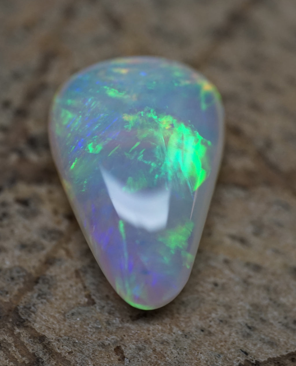 Coober Pedy Broadflash Crystal - 2 Carats. 0017