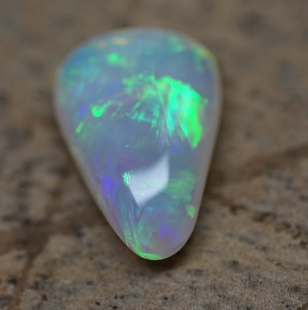 Coober Pedy Broadflash Crystal - 2 Carats. 0017
