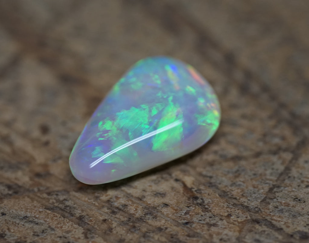Coober Pedy Broadflash Crystal - 2 Carats. 0017