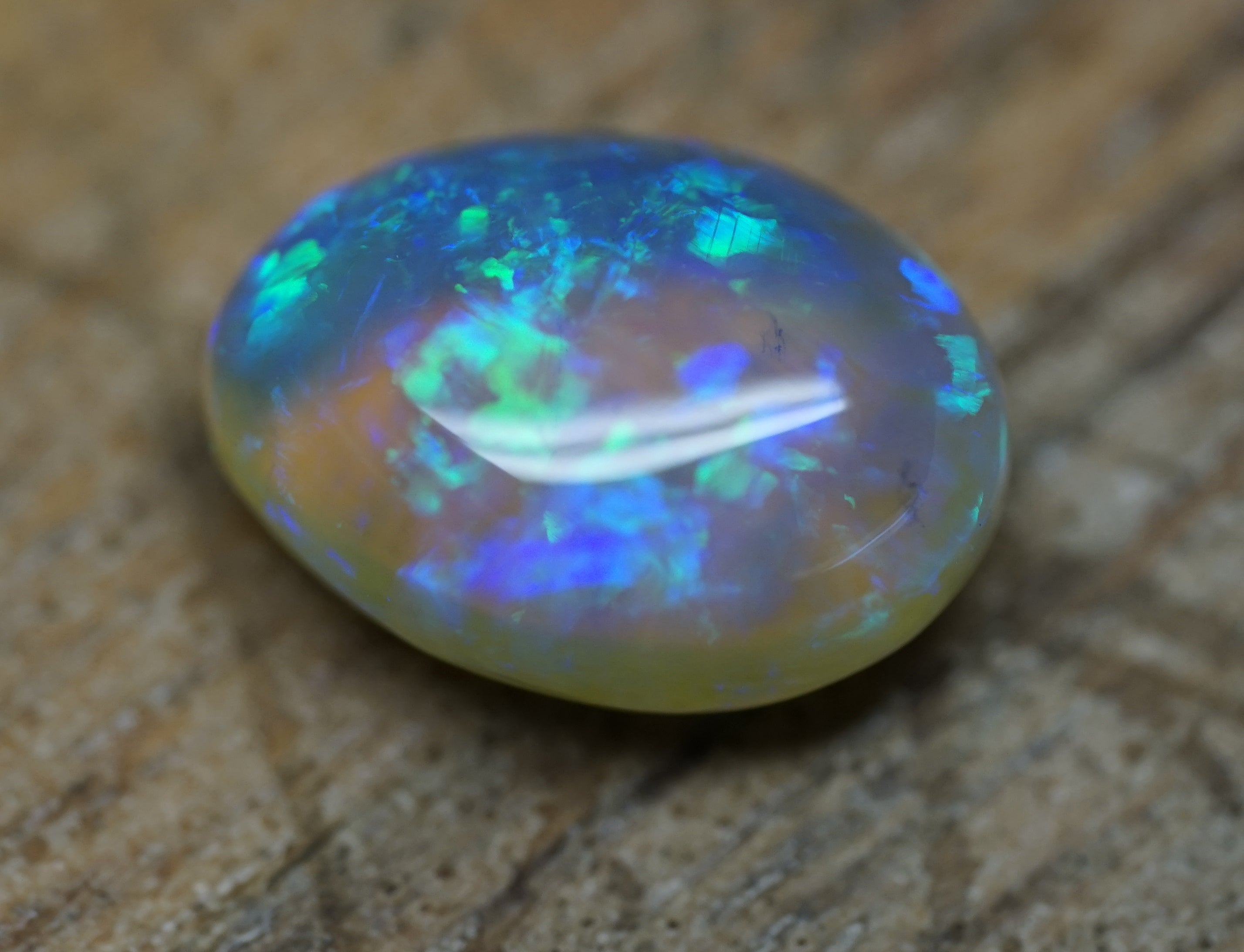 Mintabie Crystal Oval Ringstone - 2.7 Carats. 0063