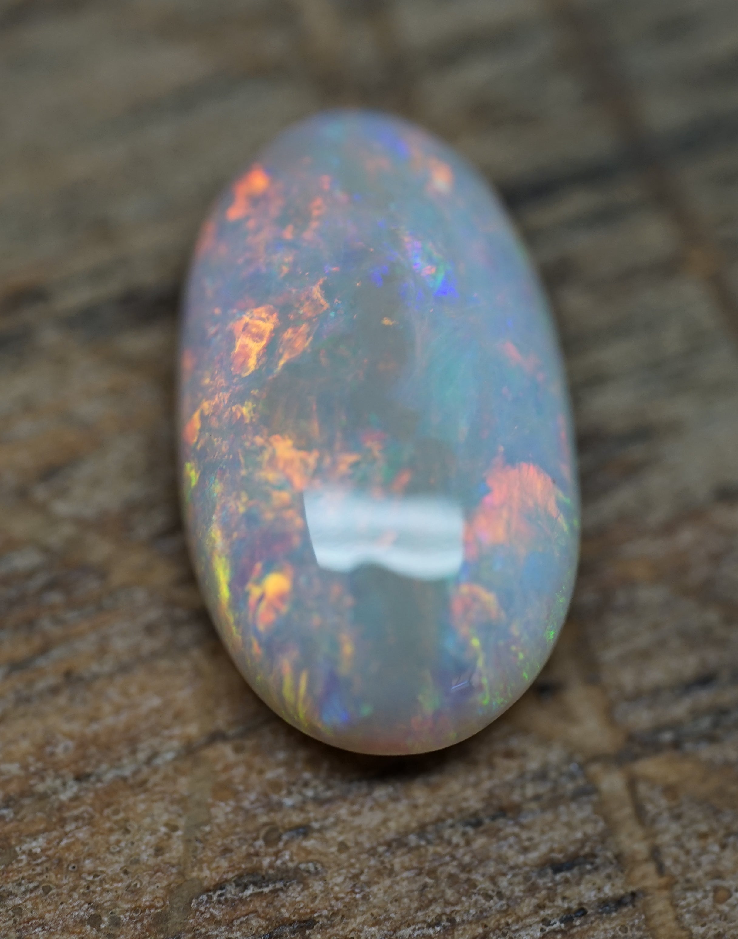 Medium Dome Mintabie Oval - 2.8 Carats. 0059