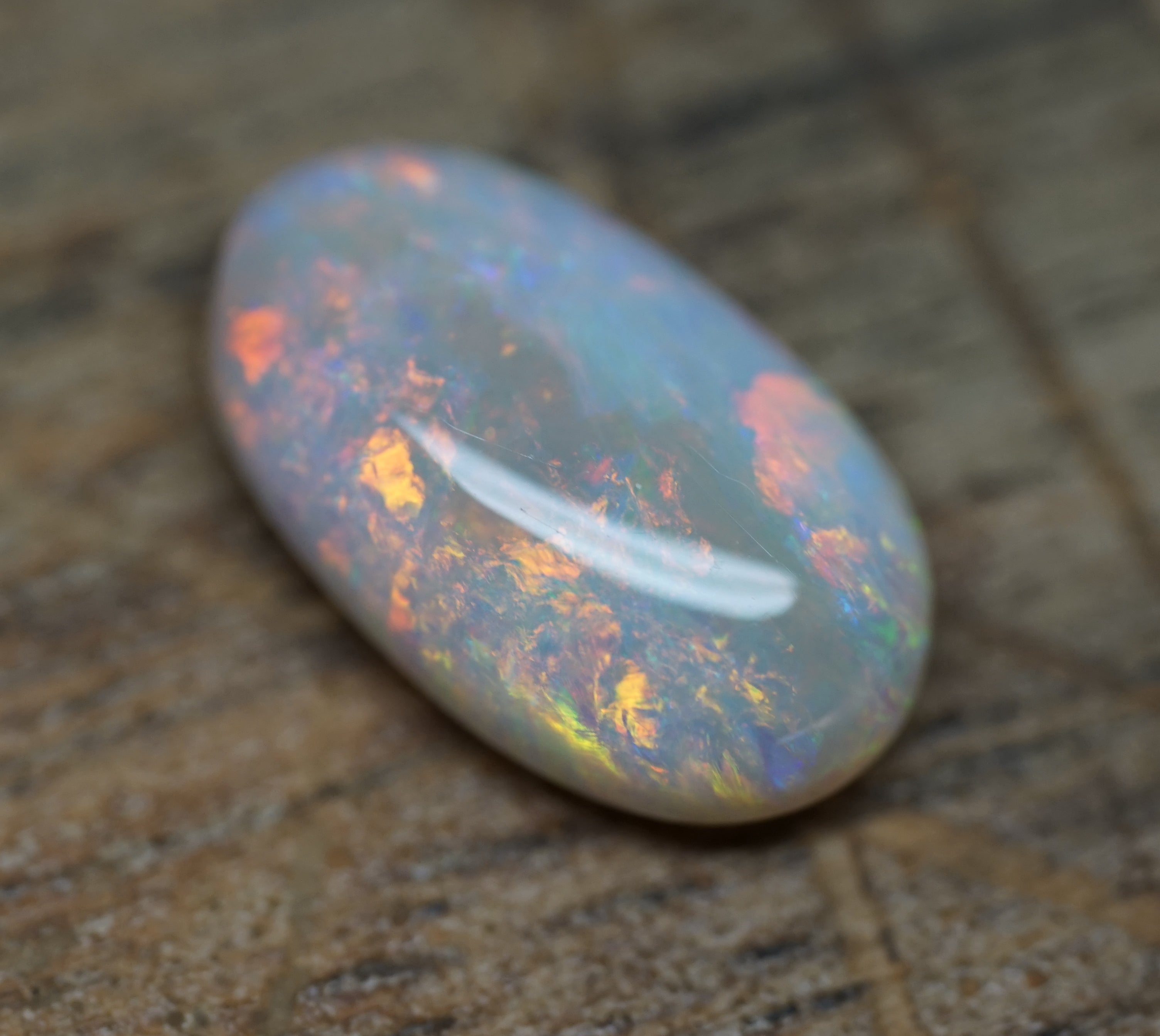 Medium Dome Mintabie Oval - 2.8 Carats. 0059