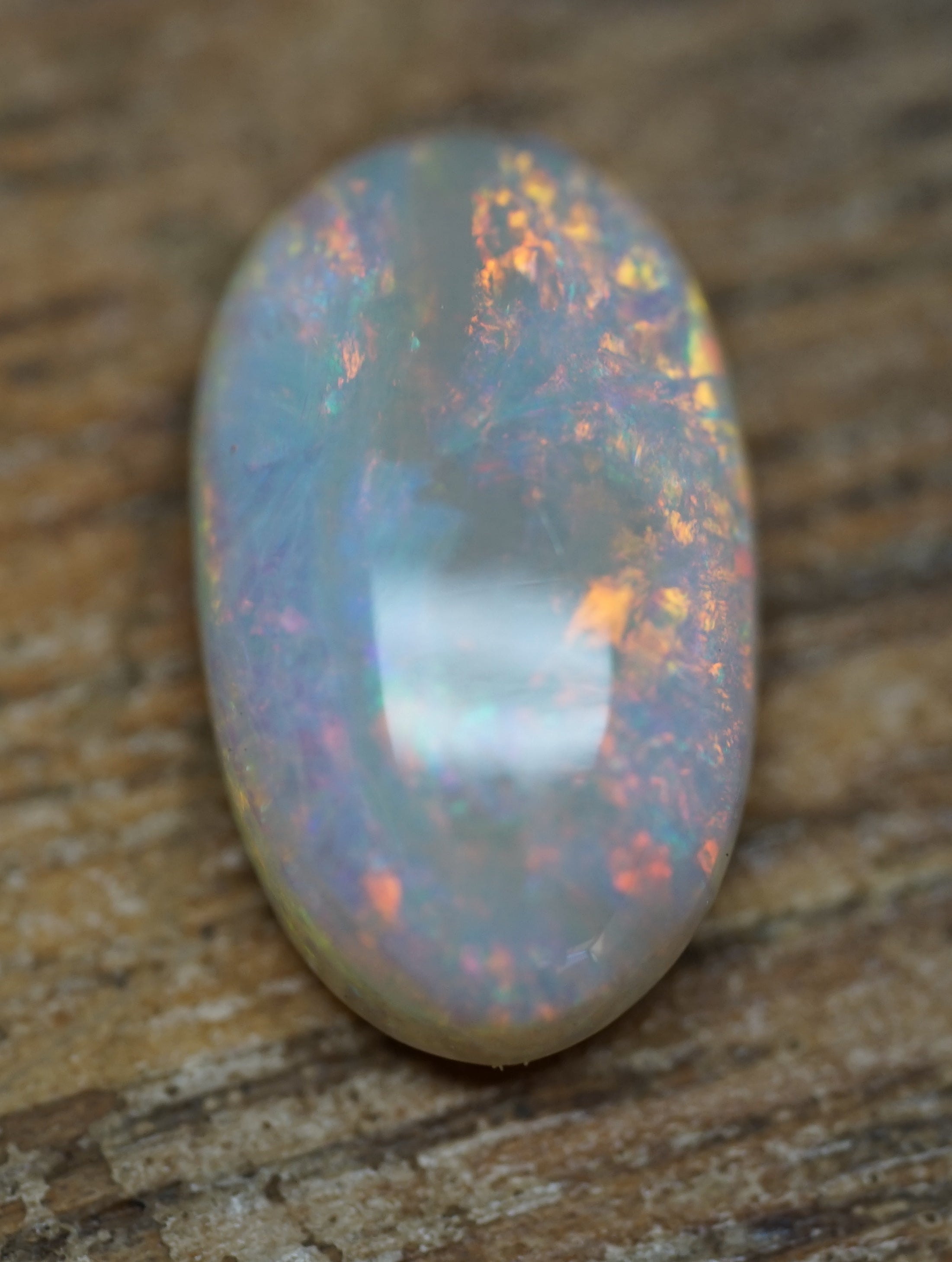 Medium Dome Mintabie Oval - 2.8 Carats. 0059