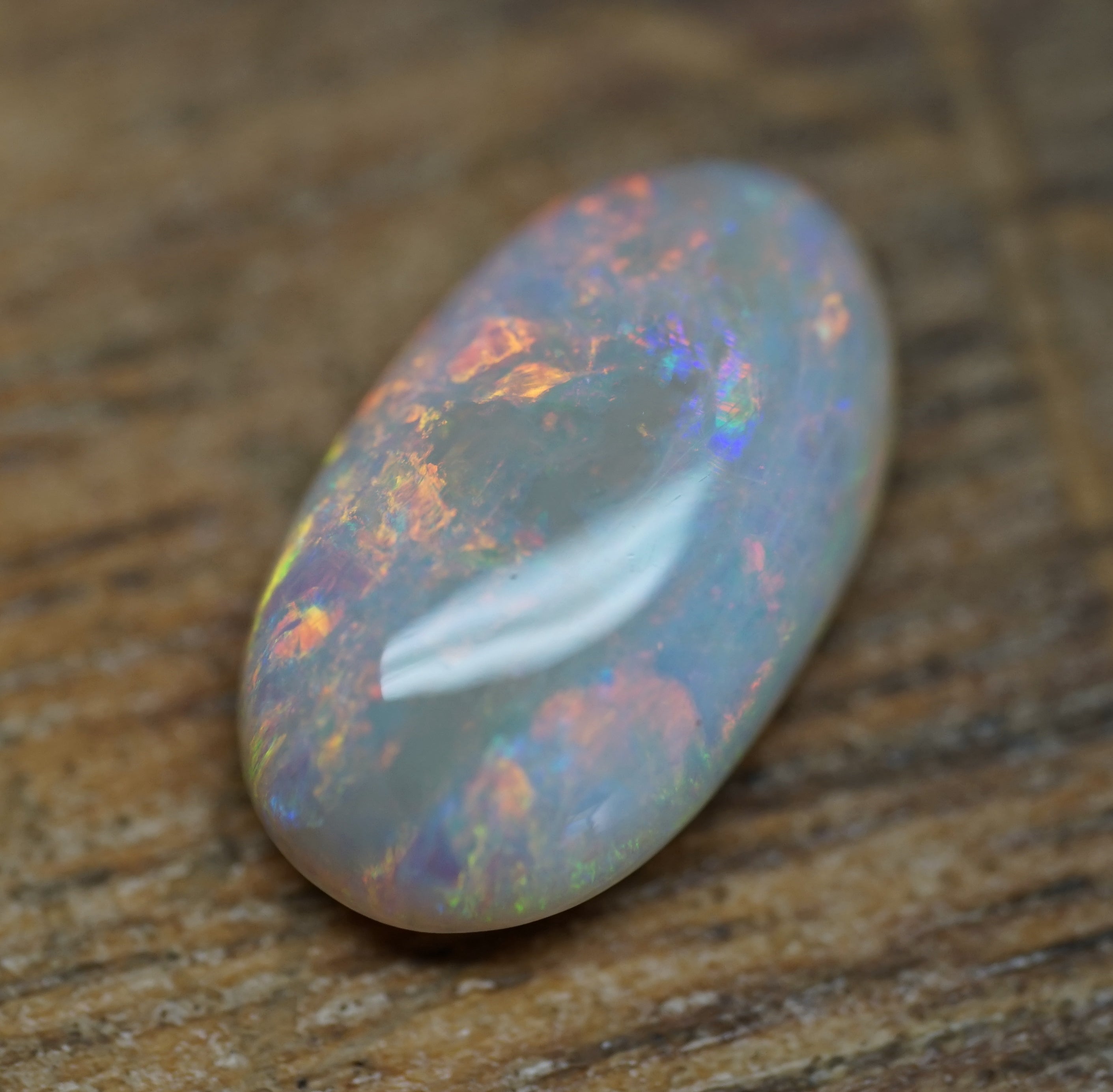 Medium Dome Mintabie Oval - 2.8 Carats. 0059