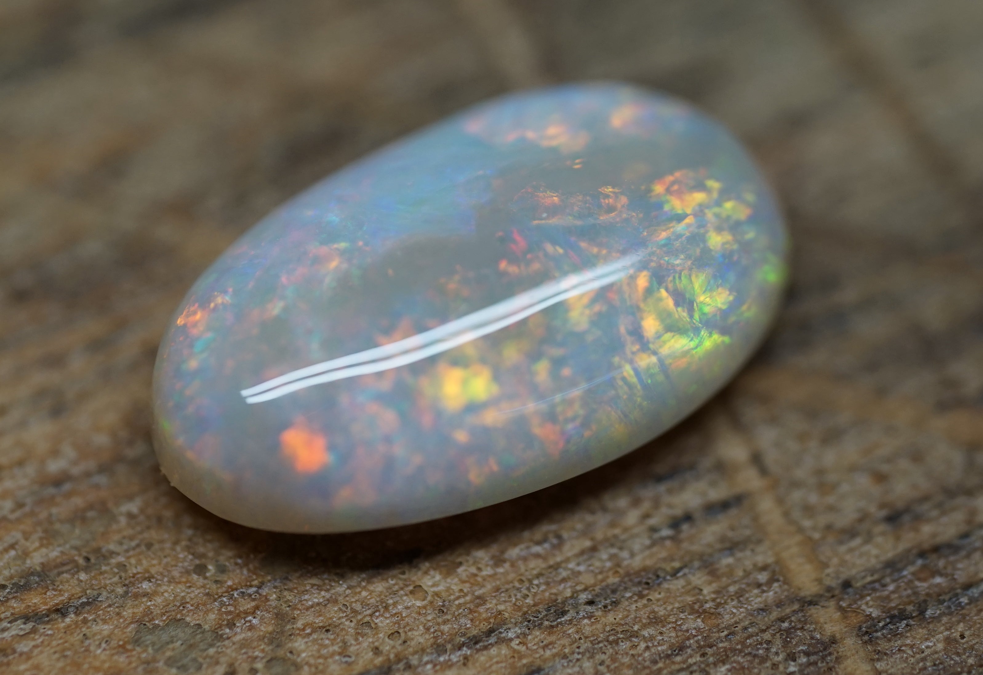 Medium Dome Mintabie Oval - 2.8 Carats. 0059