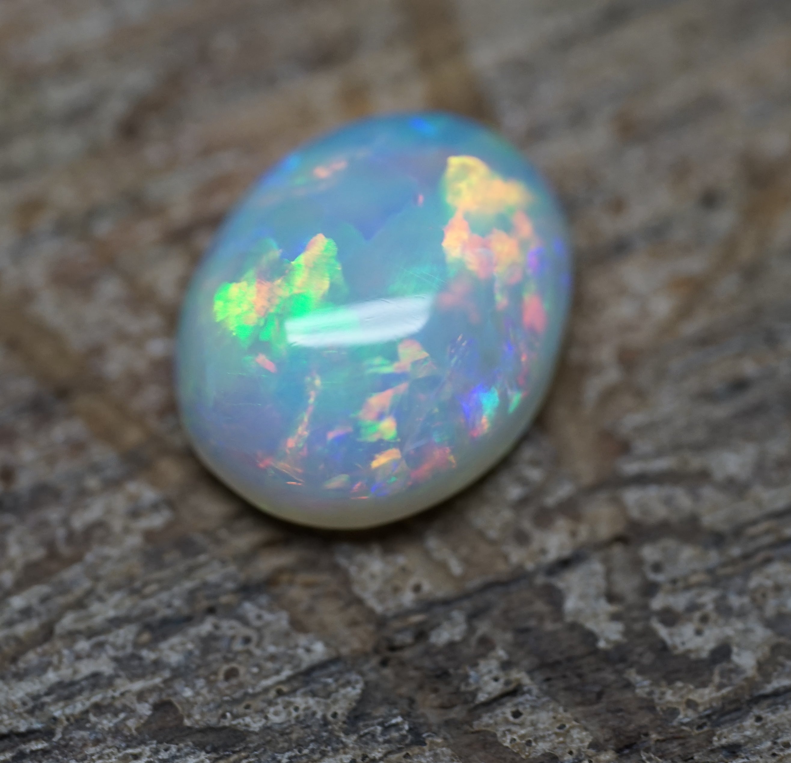 Coober Pedy Bright Ring Stone - 1.4 Carats. 0016