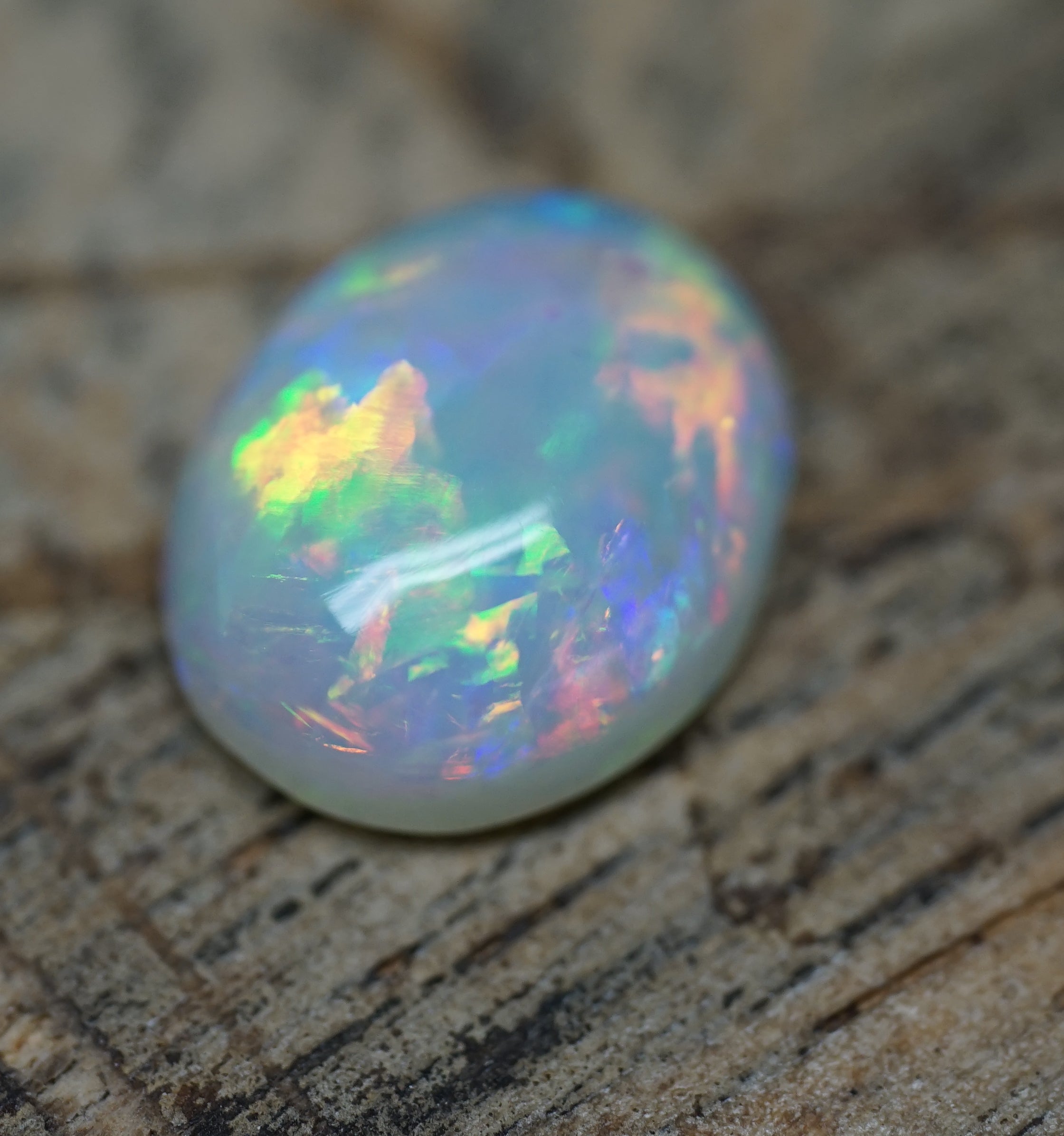 Coober Pedy Bright Ring Stone - 1.4 Carats. 0016