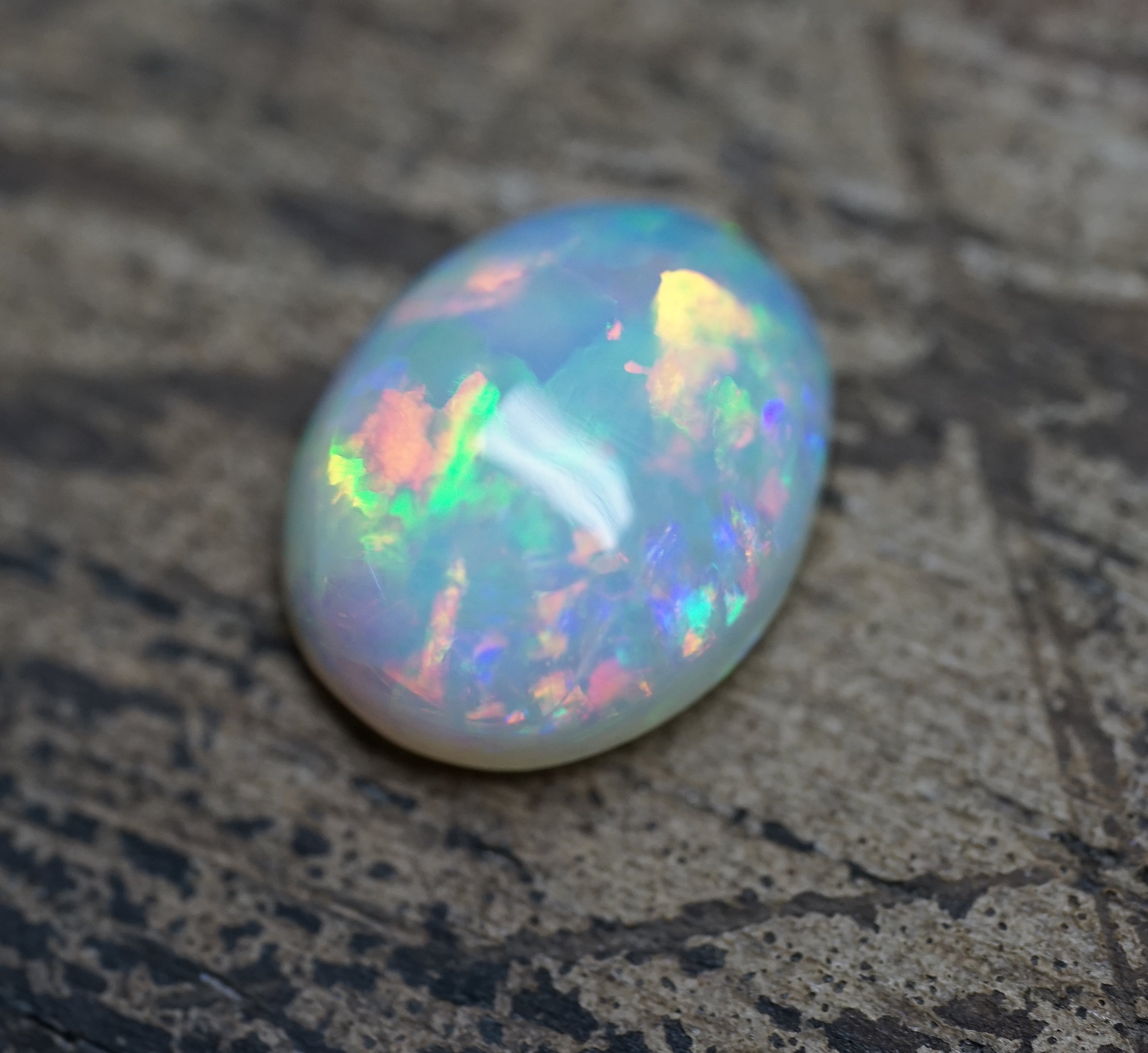 Coober Pedy Bright Ring Stone - 1.4 Carats. 0016
